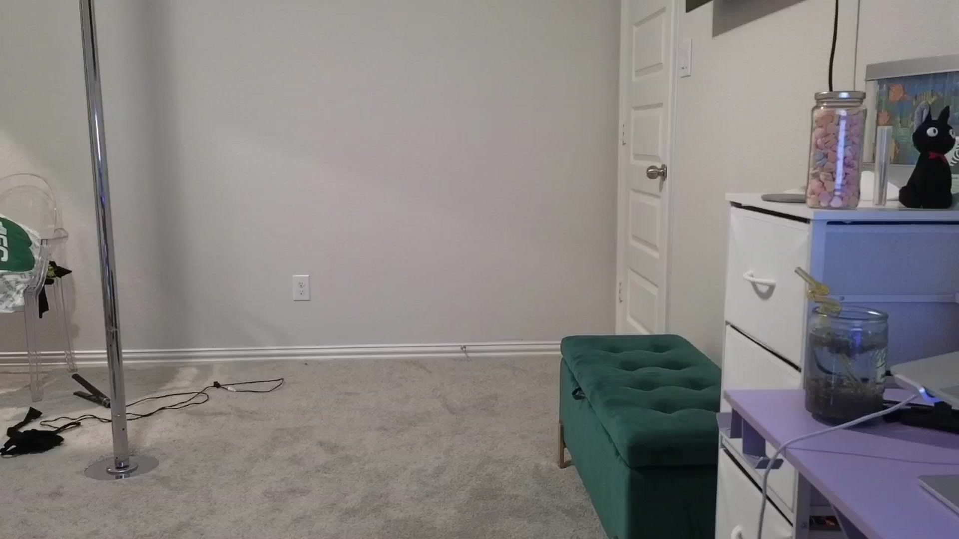 Gallery image thumbnail from dolllface's myfreecams stream on, 03/13/2026, 02:36 image 18 of 20