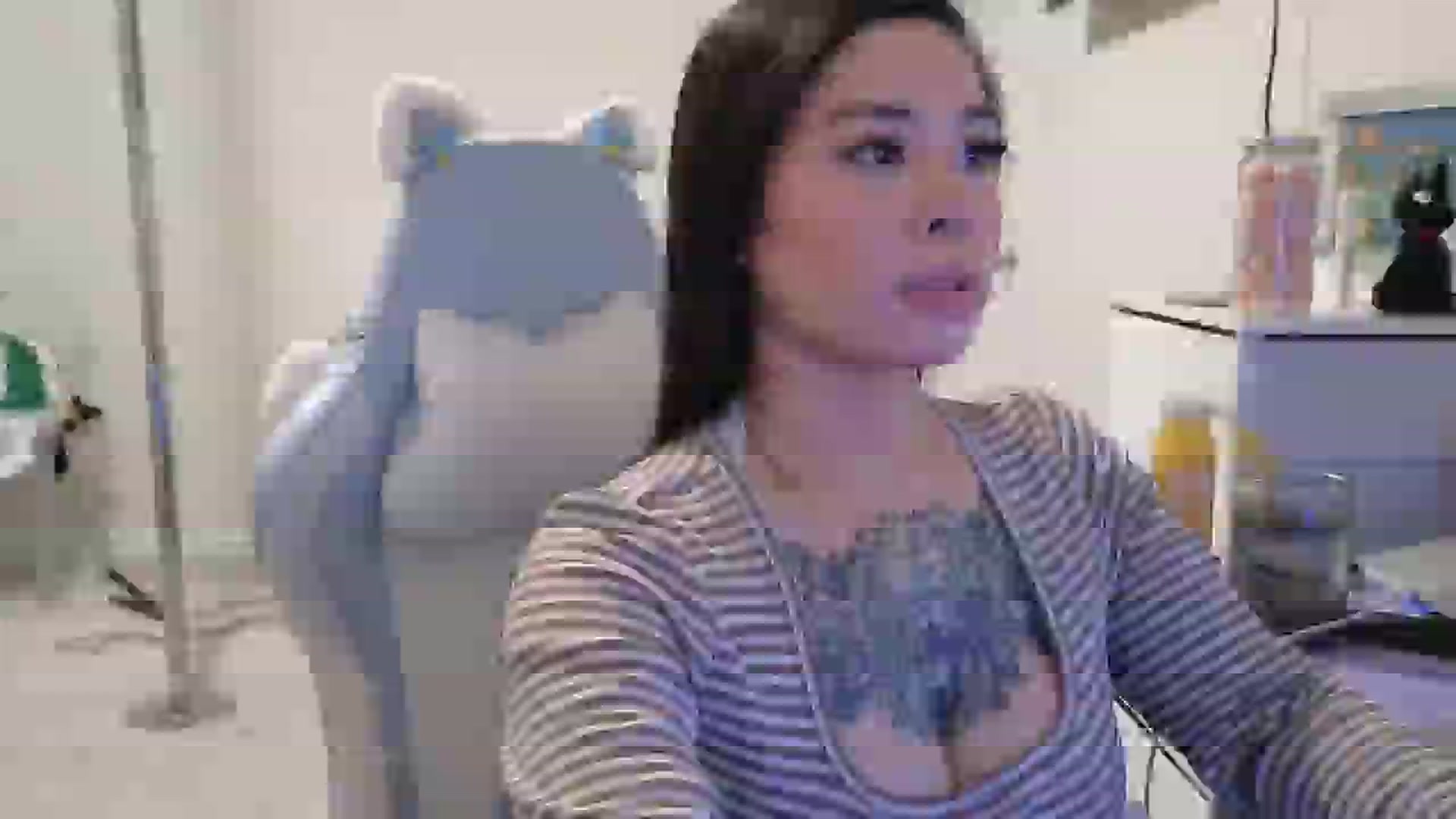 Gallery image thumbnail from dolllface's myfreecams stream on, 03/13/2026, 02:36 image 6 of 20