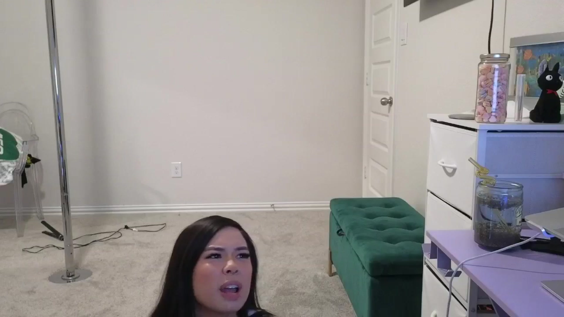 Gallery image thumbnail from dolllface's myfreecams stream on, 03/13/2026, 02:36 image 16 of 20