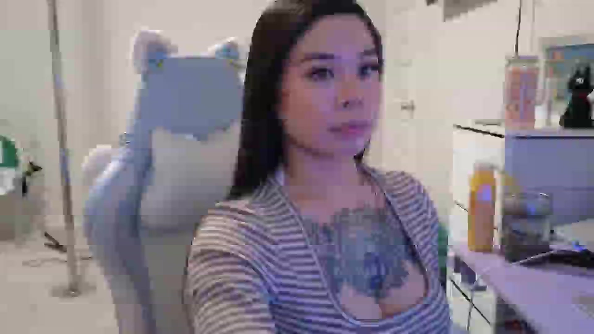 Gallery image thumbnail from dolllface's myfreecams stream on, 03/13/2026, 02:36 image 10 of 20