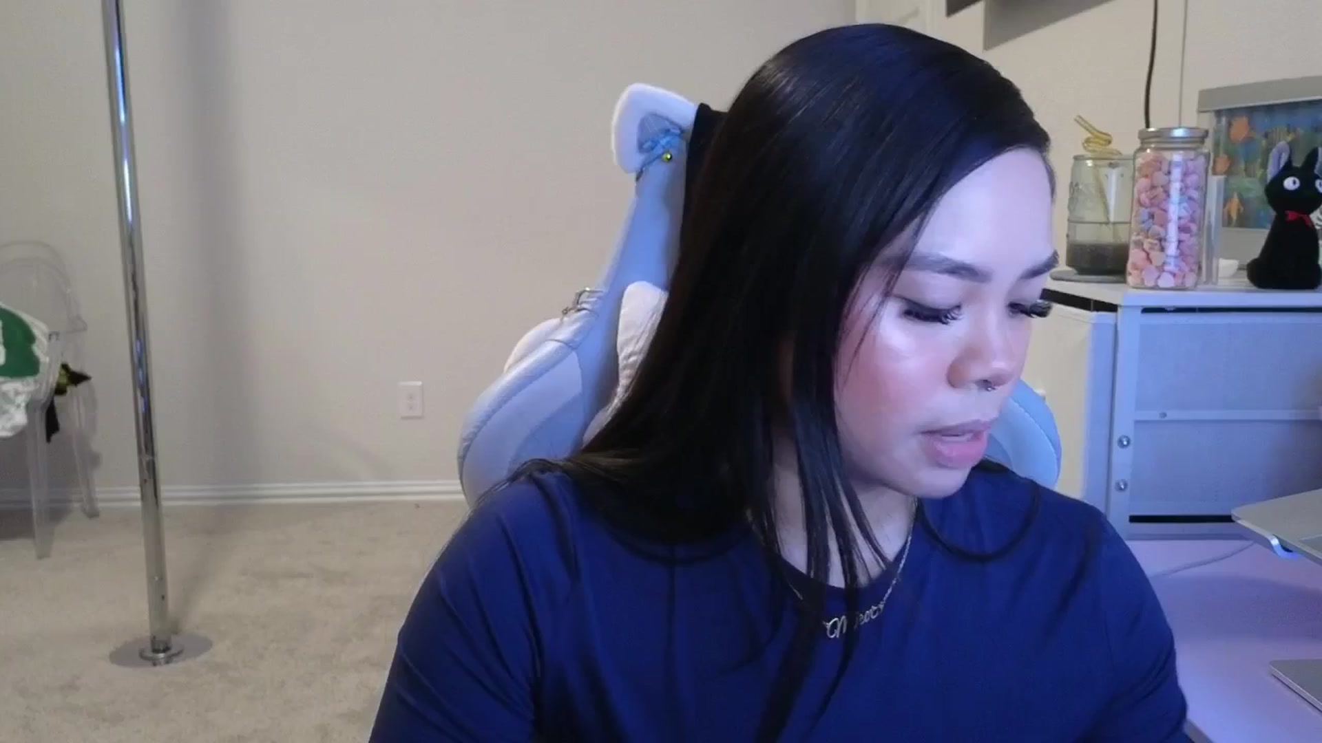Gallery image thumbnail from dolllface's myfreecams stream on, 03/15/2026, 02:22 image 14 of 20