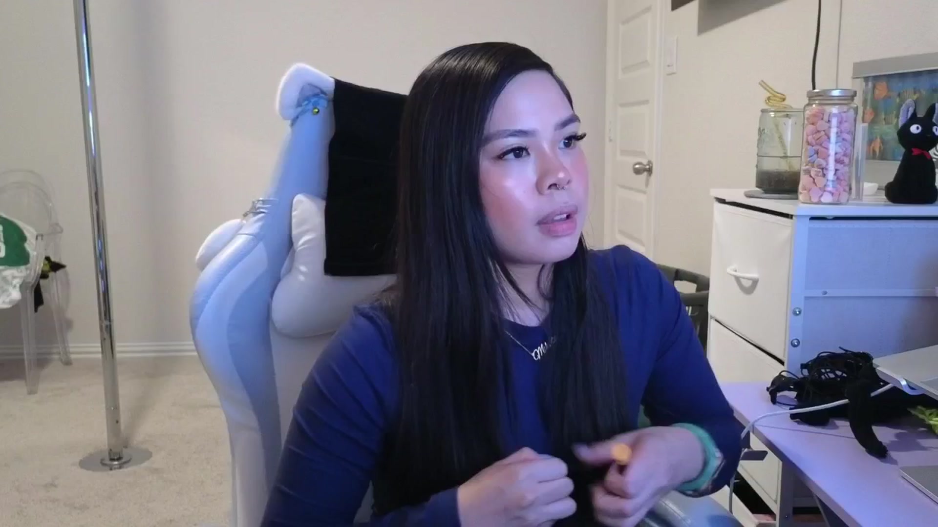 Gallery image thumbnail from dolllface's myfreecams stream on, 03/15/2026, 02:22 image 6 of 20