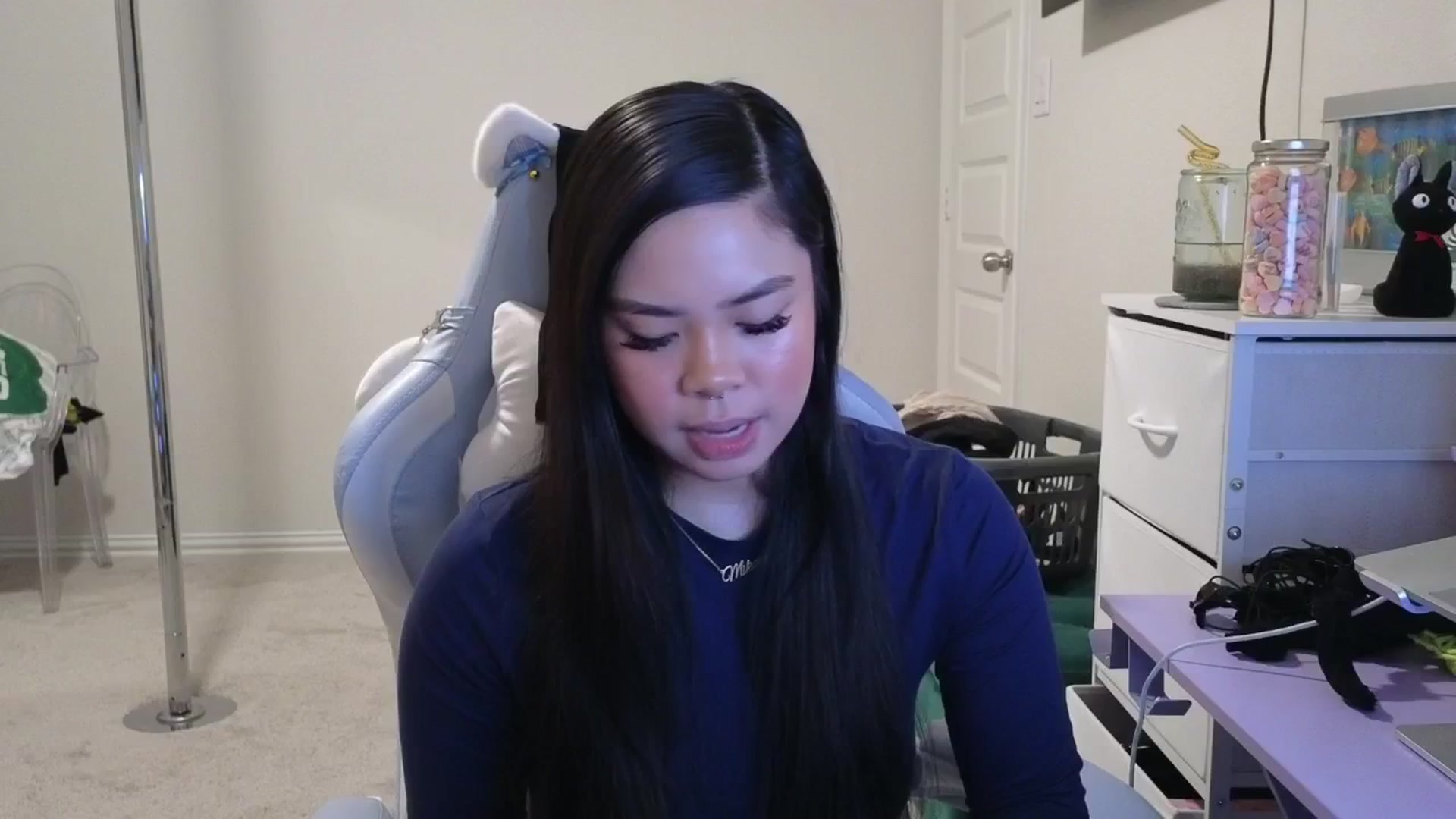 Gallery image thumbnail from dolllface's myfreecams stream on, 03/15/2026, 02:22 image 4 of 20