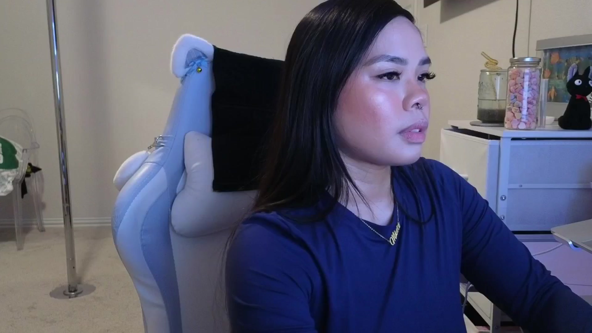 Gallery image thumbnail from dolllface's myfreecams stream on, 03/15/2026, 02:22 image 16 of 20