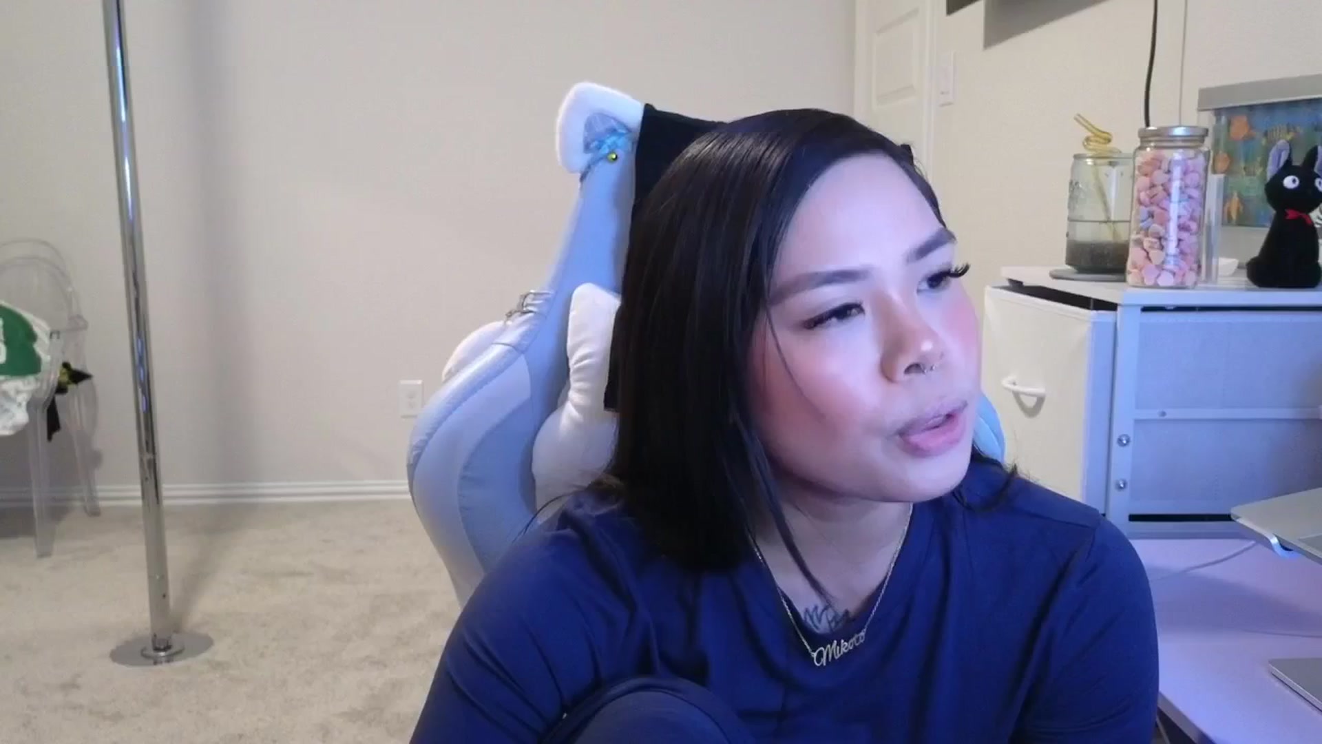 Gallery image thumbnail from dolllface's myfreecams stream on, 03/15/2026, 02:22 image 19 of 20