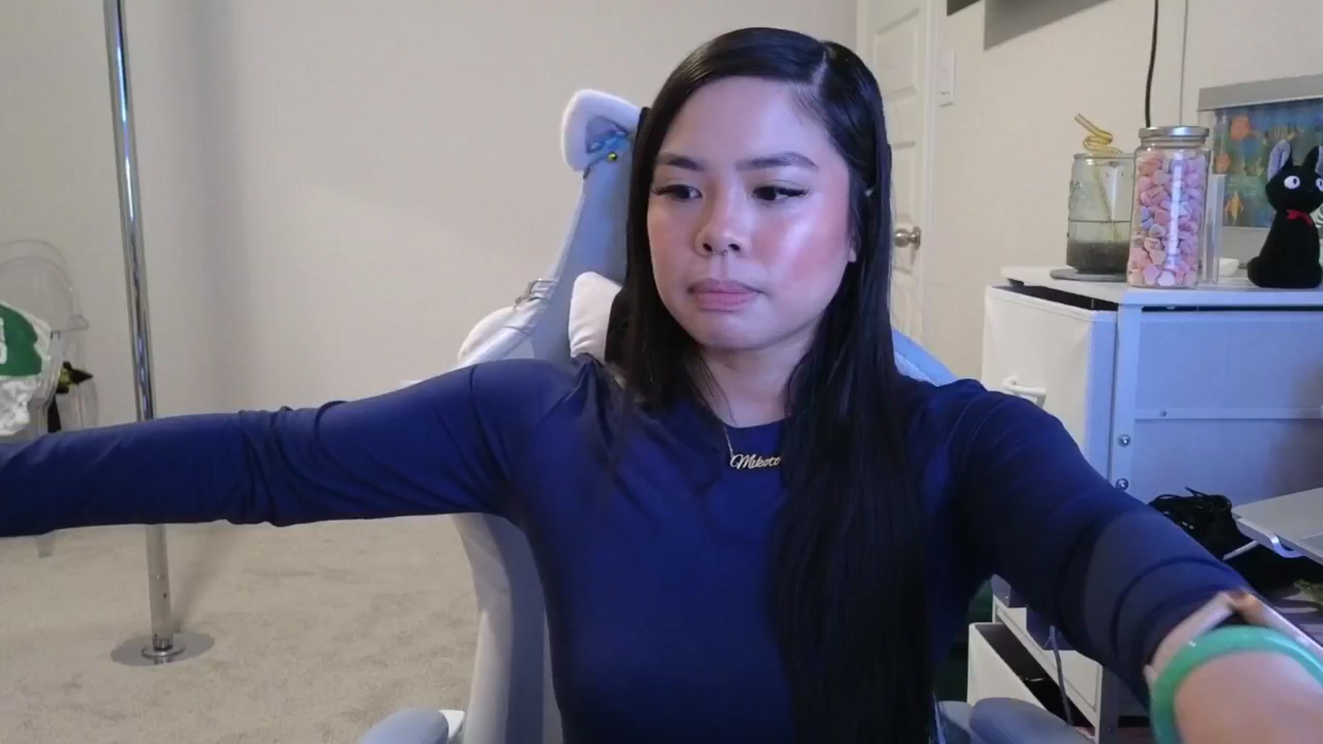 Gallery image thumbnail from dolllface's myfreecams stream on, 03/15/2026, 02:22 image 11 of 20