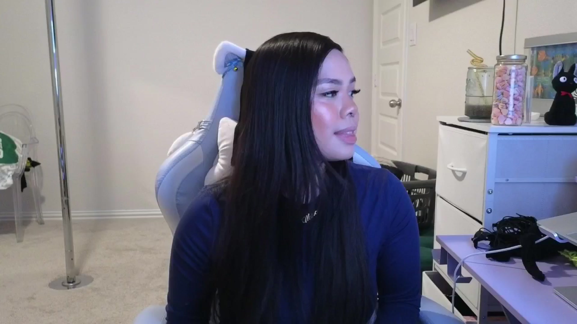 Gallery image thumbnail from dolllface's myfreecams stream on, 03/15/2026, 02:22 image 7 of 20