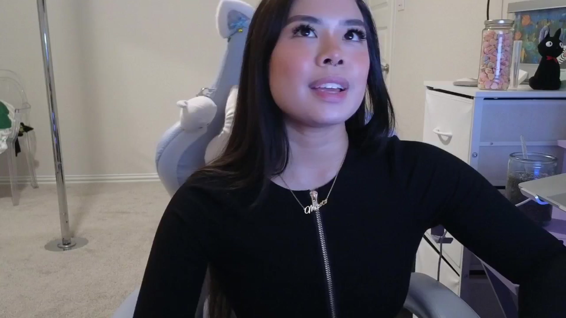 Gallery image thumbnail from dolllface's myfreecams stream on, 03/17/2026, 02:41 image 3 of 20