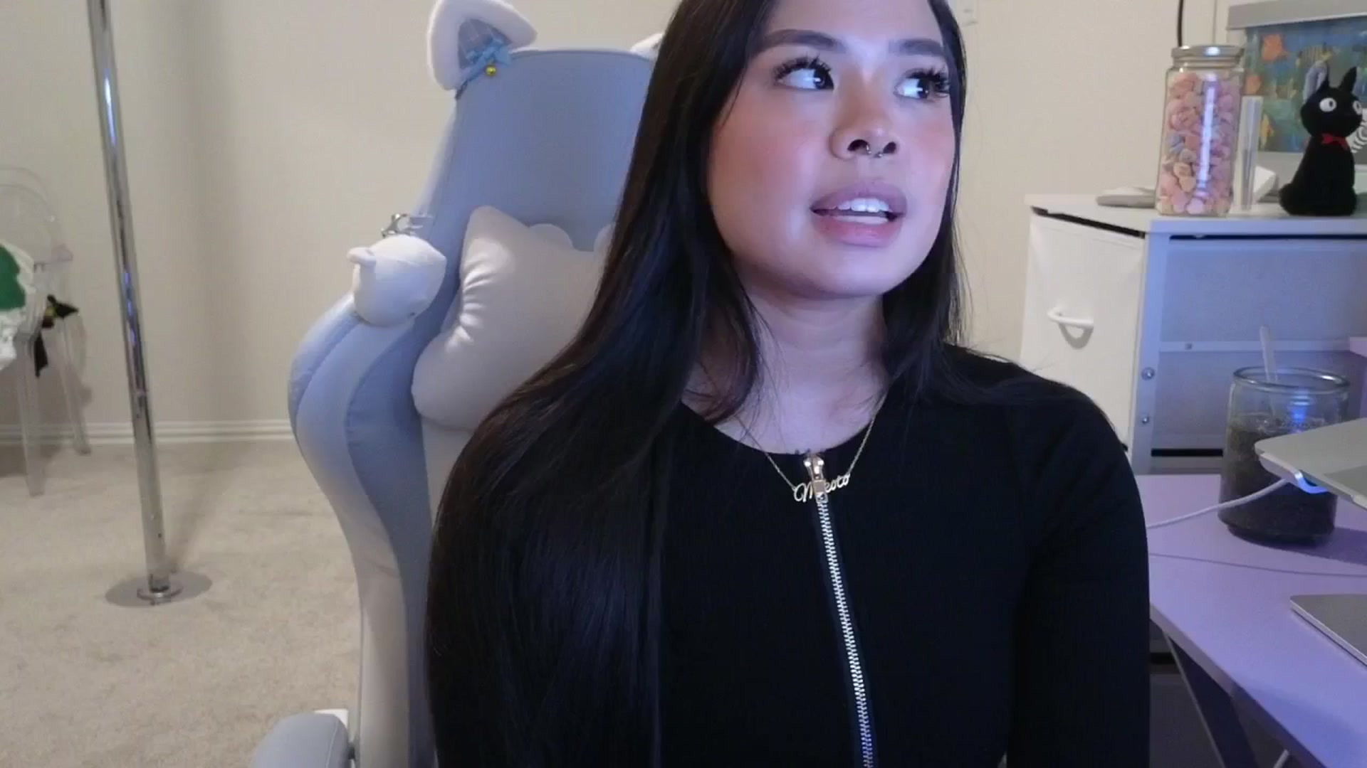 Gallery image thumbnail from dolllface's myfreecams stream on, 03/17/2026, 02:41 image 6 of 20
