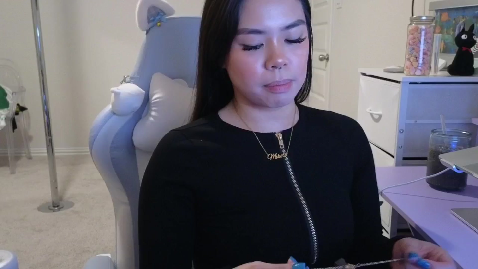 Gallery image thumbnail from dolllface's myfreecams stream on, 03/17/2026, 02:41 image 1 of 20