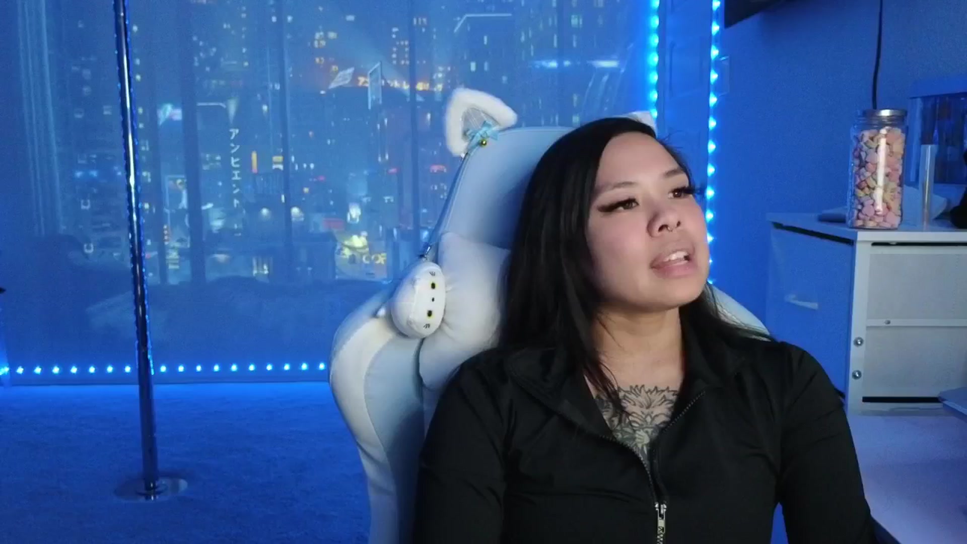 Gallery image thumbnail from dolllface's myfreecams stream on, 03/19/2026, 05:25 image 19 of 20