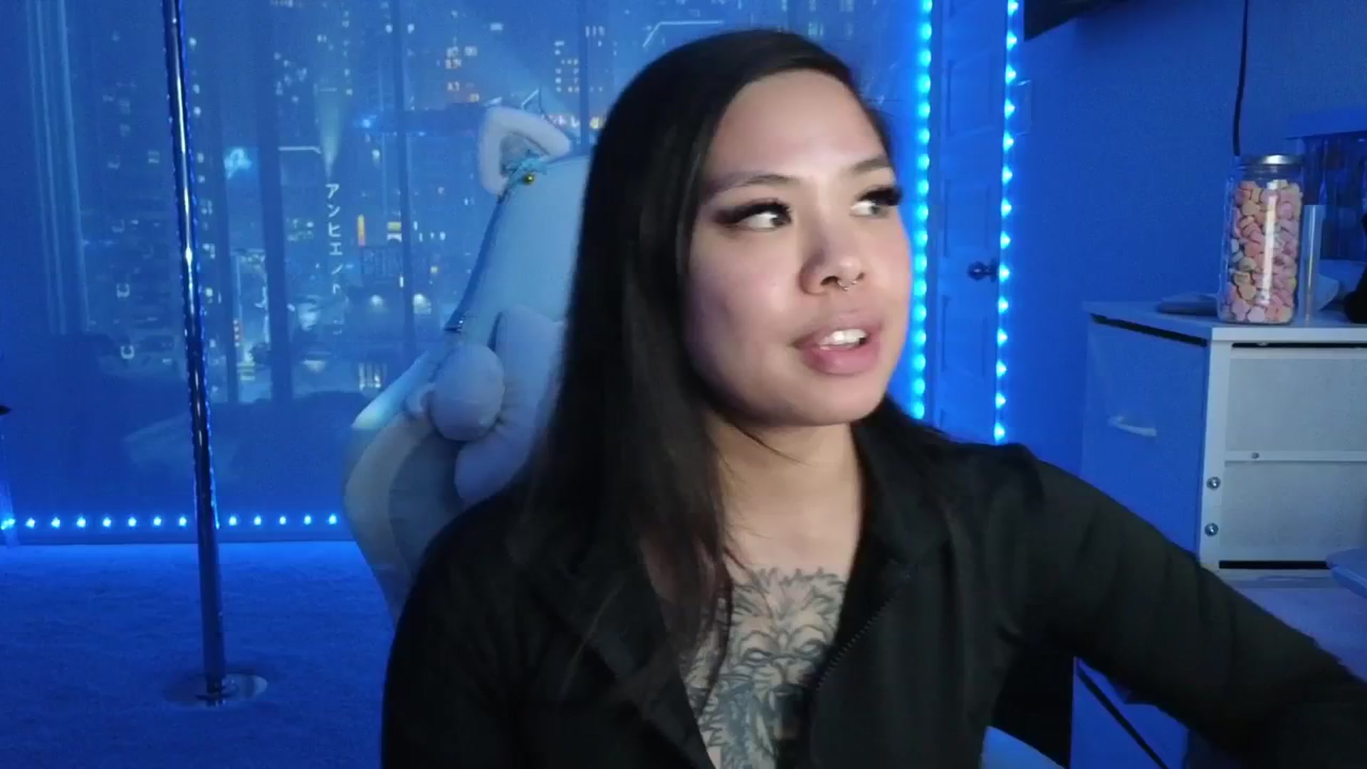 Gallery image thumbnail from dolllface's myfreecams stream on, 03/19/2026, 05:25 image 2 of 20