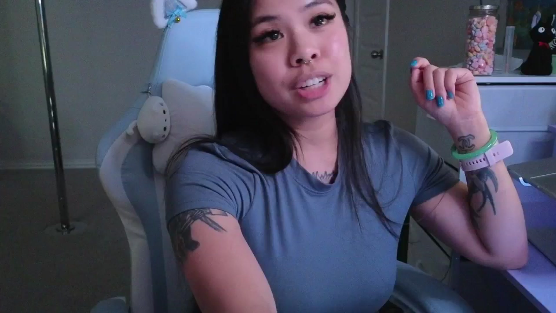 Gallery image thumbnail from dolllface's myfreecams stream on, 03/20/2026, 01:09 image 16 of 20