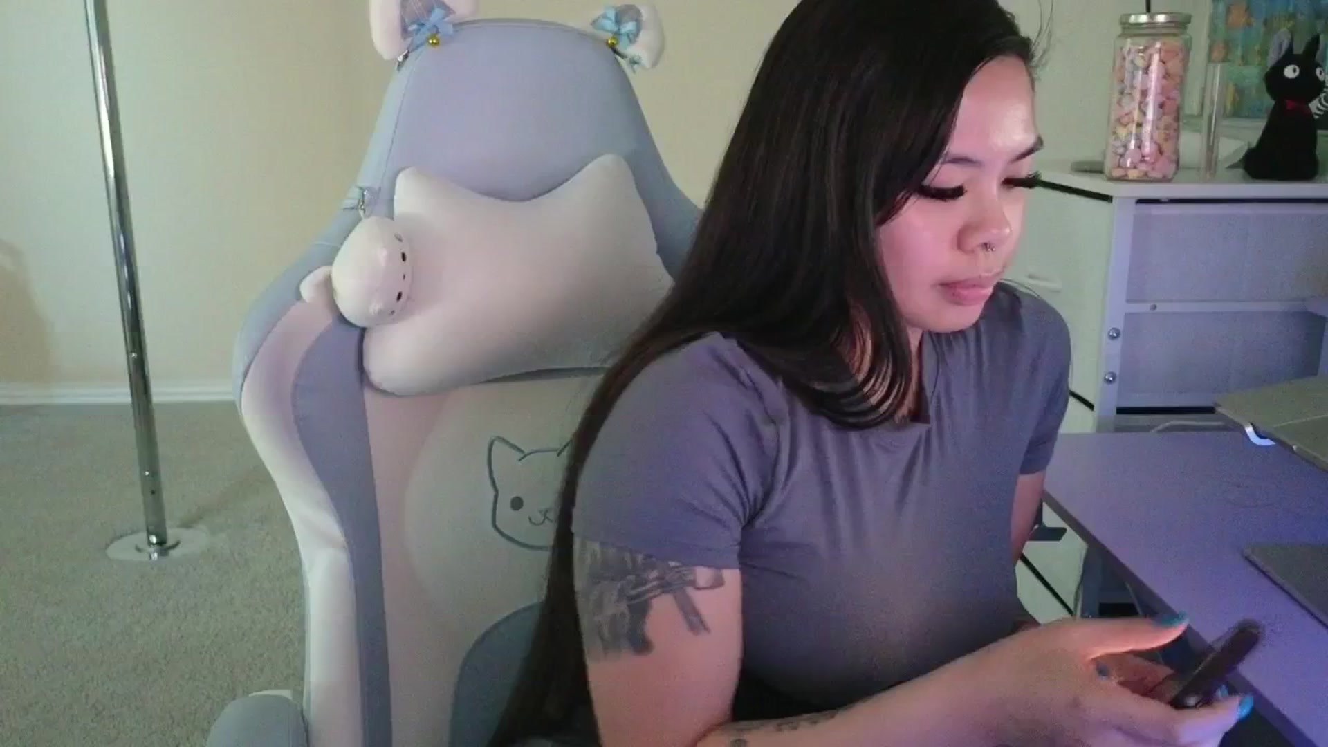 Gallery image thumbnail from dolllface's myfreecams stream on, 03/20/2026, 01:09 image 7 of 20