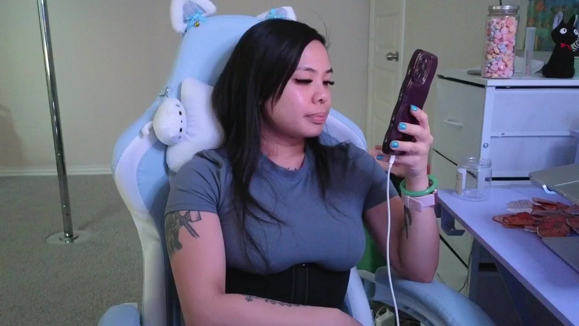 Gallery image thumbnail from dolllface's myfreecams stream on, 03/20/2026, 01:09 image 12 of 20