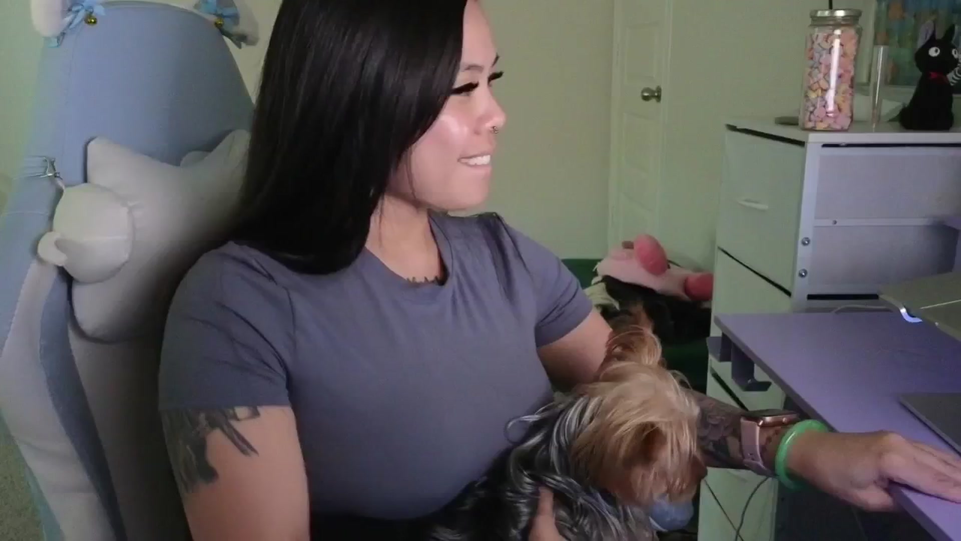 Gallery image thumbnail from dolllface's myfreecams stream on, 03/20/2026, 01:09 image 5 of 20