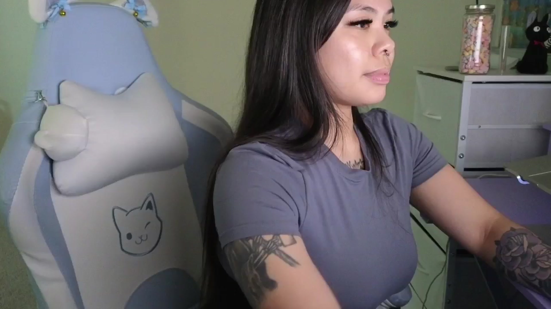 Gallery image thumbnail from dolllface's myfreecams stream on, 03/20/2026, 01:09 image 4 of 20