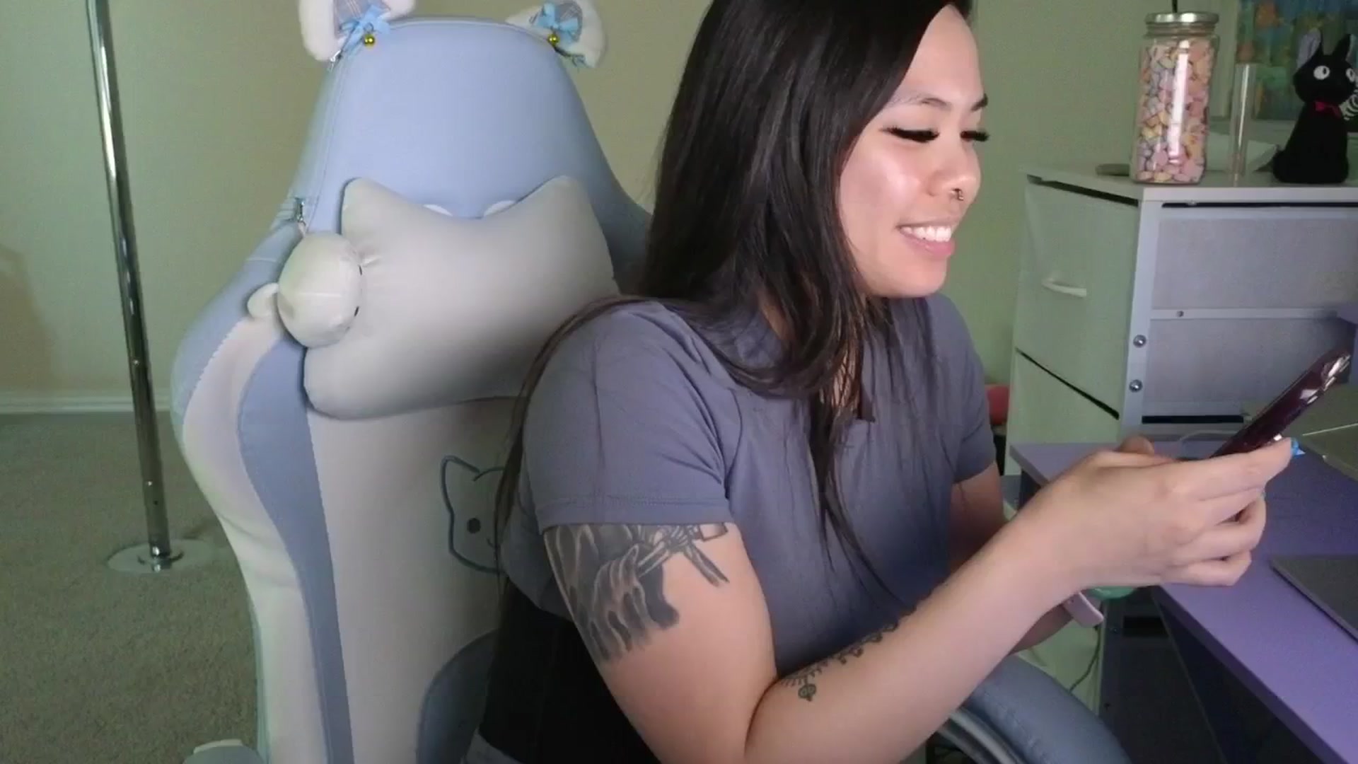 Gallery image thumbnail from dolllface's myfreecams stream on, 03/20/2026, 01:09 image 6 of 20