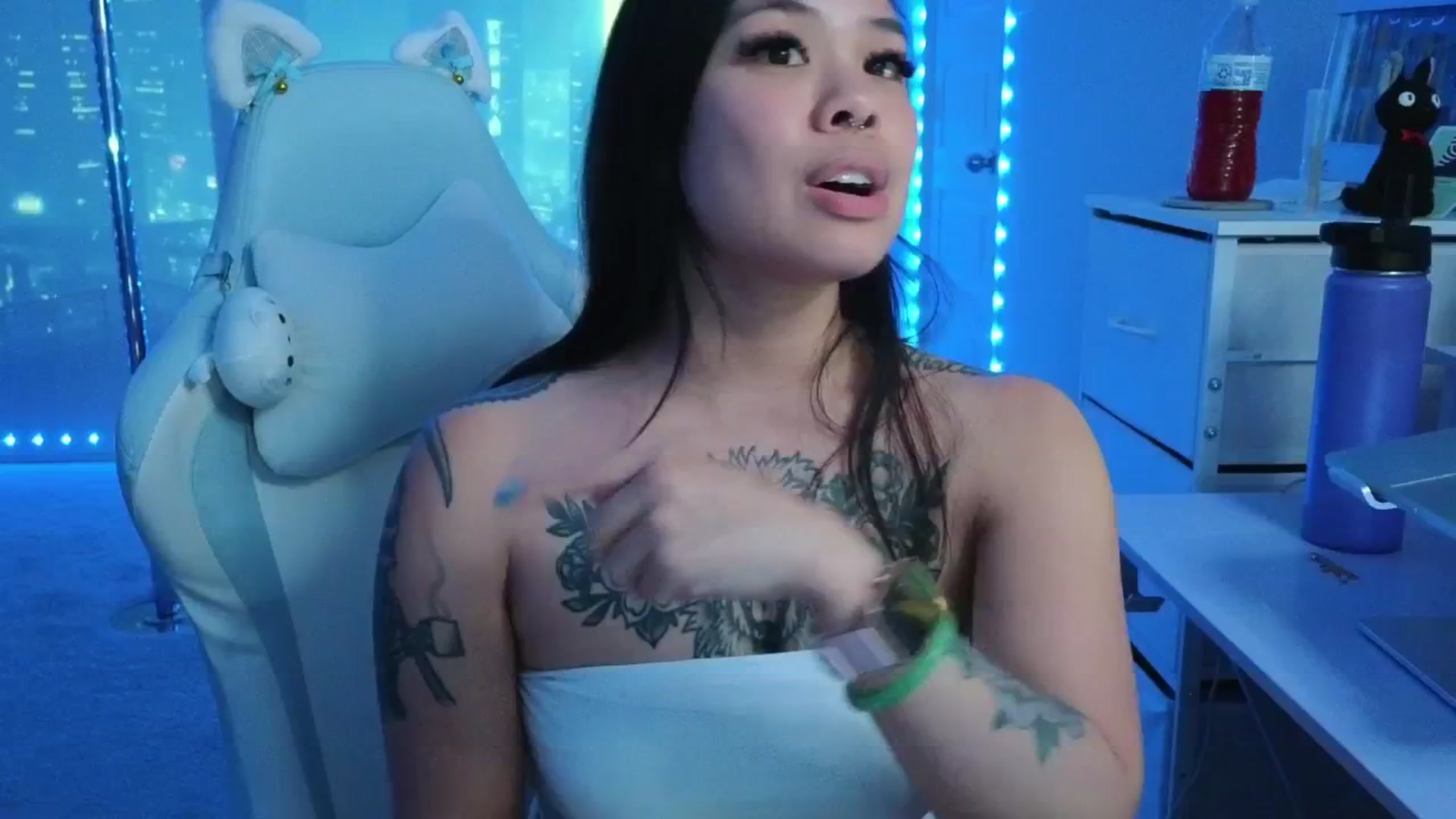 Gallery image thumbnail from dolllface's myfreecams stream on, 03/21/2026, 06:46 image 4 of 20
