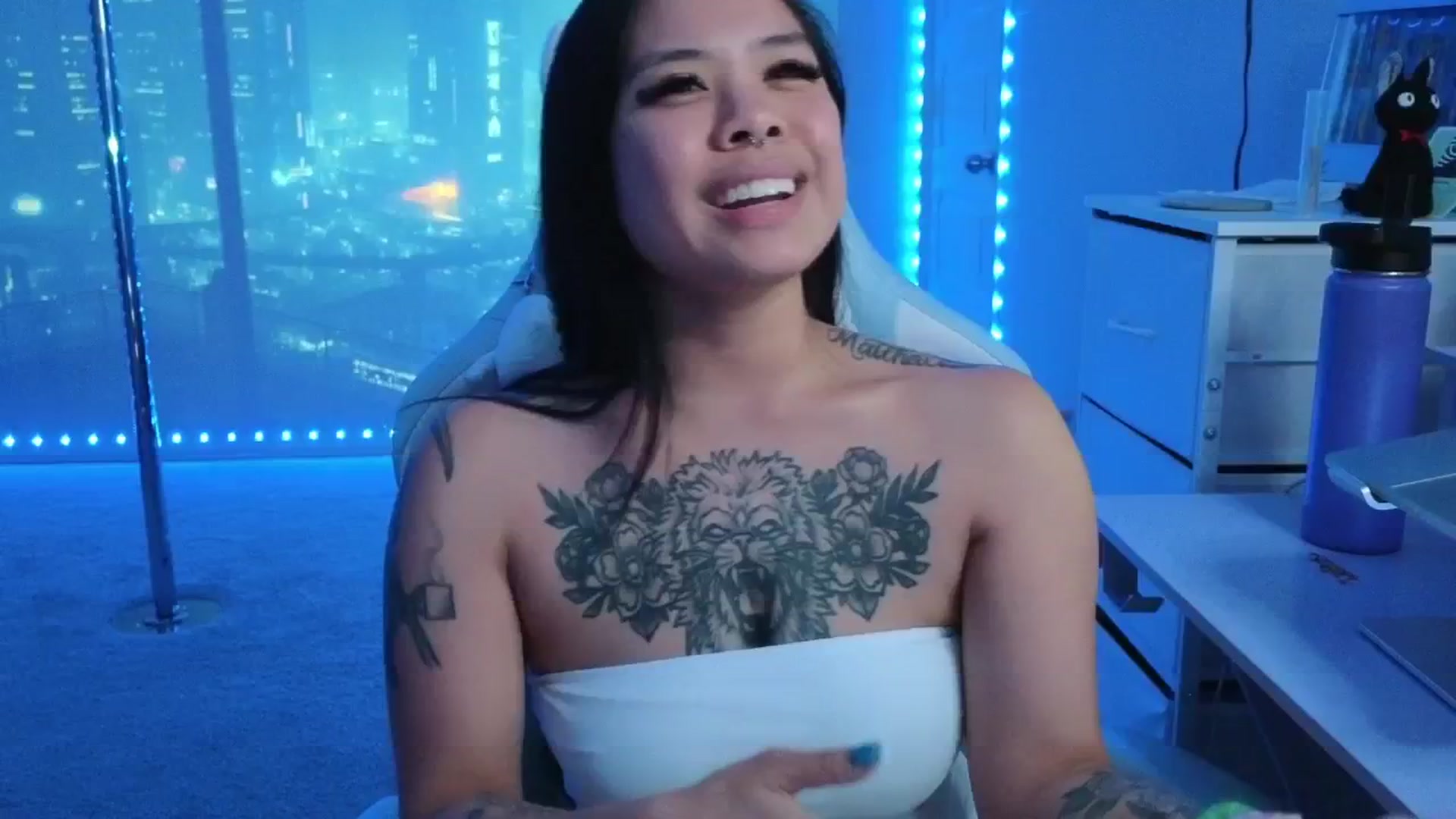 Gallery image thumbnail from dolllface's myfreecams stream on, 03/21/2026, 06:46 image 15 of 20