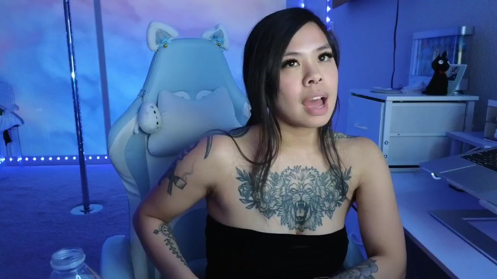 Gallery image thumbnail from dolllface's myfreecams stream on, 03/23/2026, 05:02 image 17 of 20