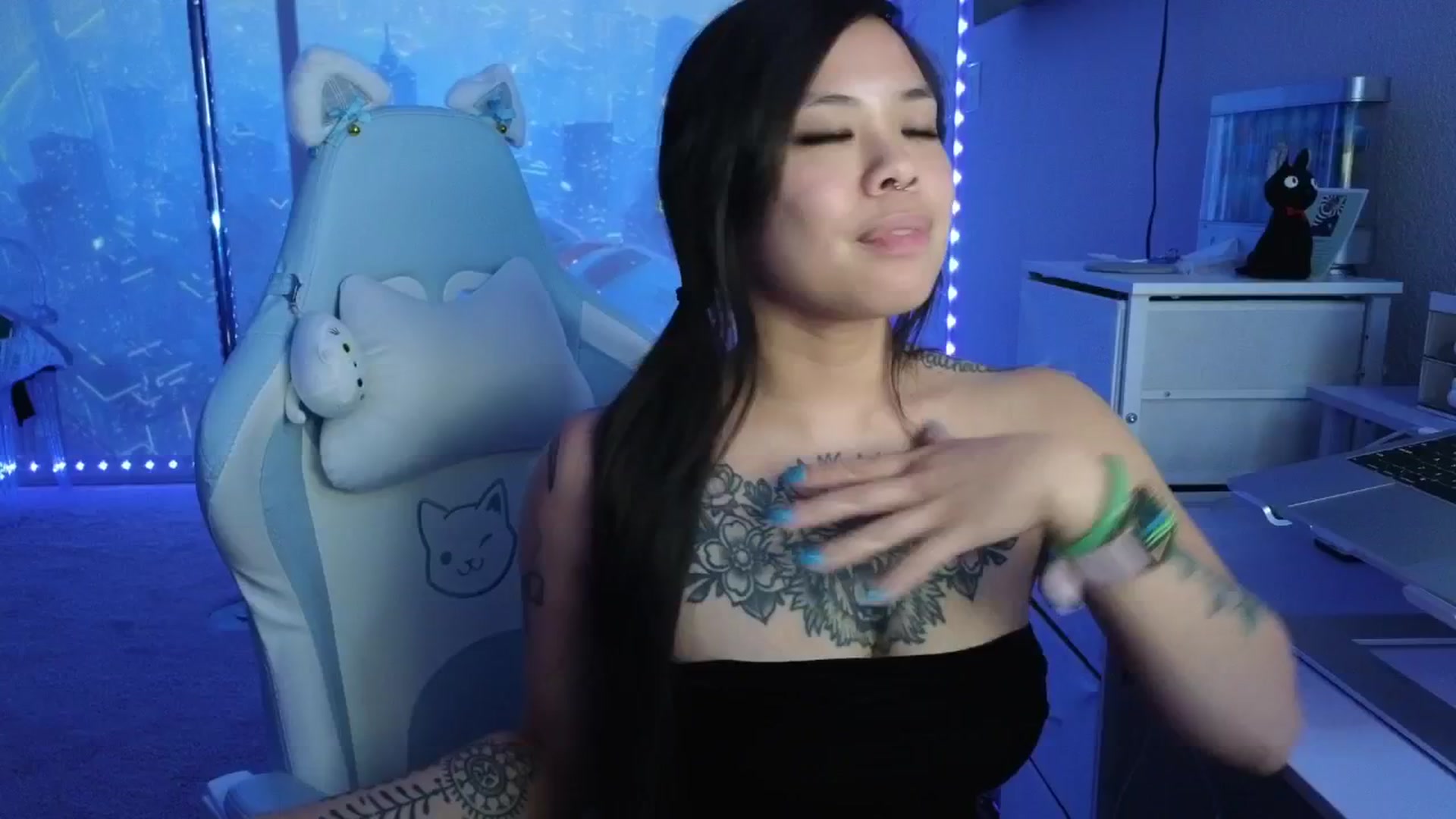 Gallery image thumbnail from dolllface's myfreecams stream on, 03/23/2026, 05:02 image 9 of 20