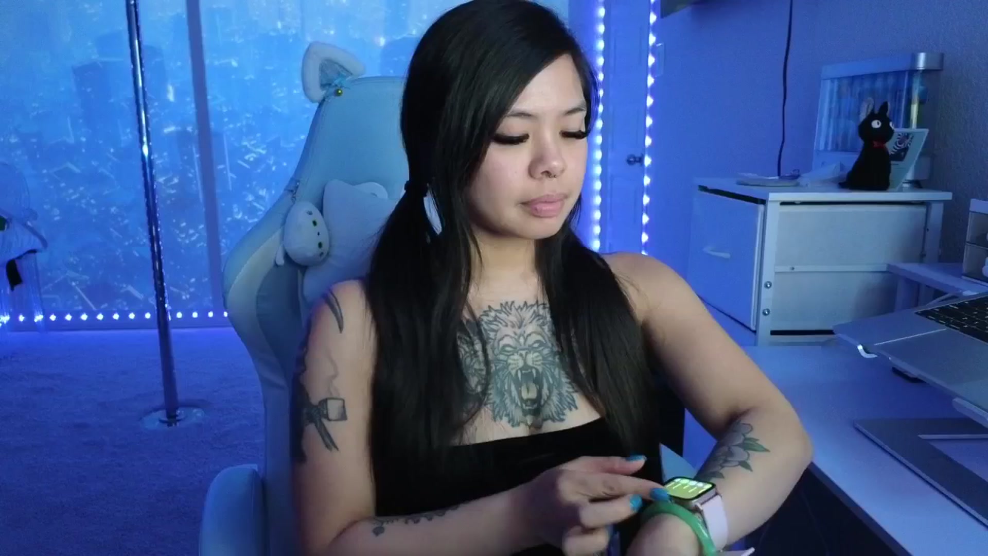Gallery image thumbnail from dolllface's myfreecams stream on, 03/23/2026, 05:02 image 19 of 20