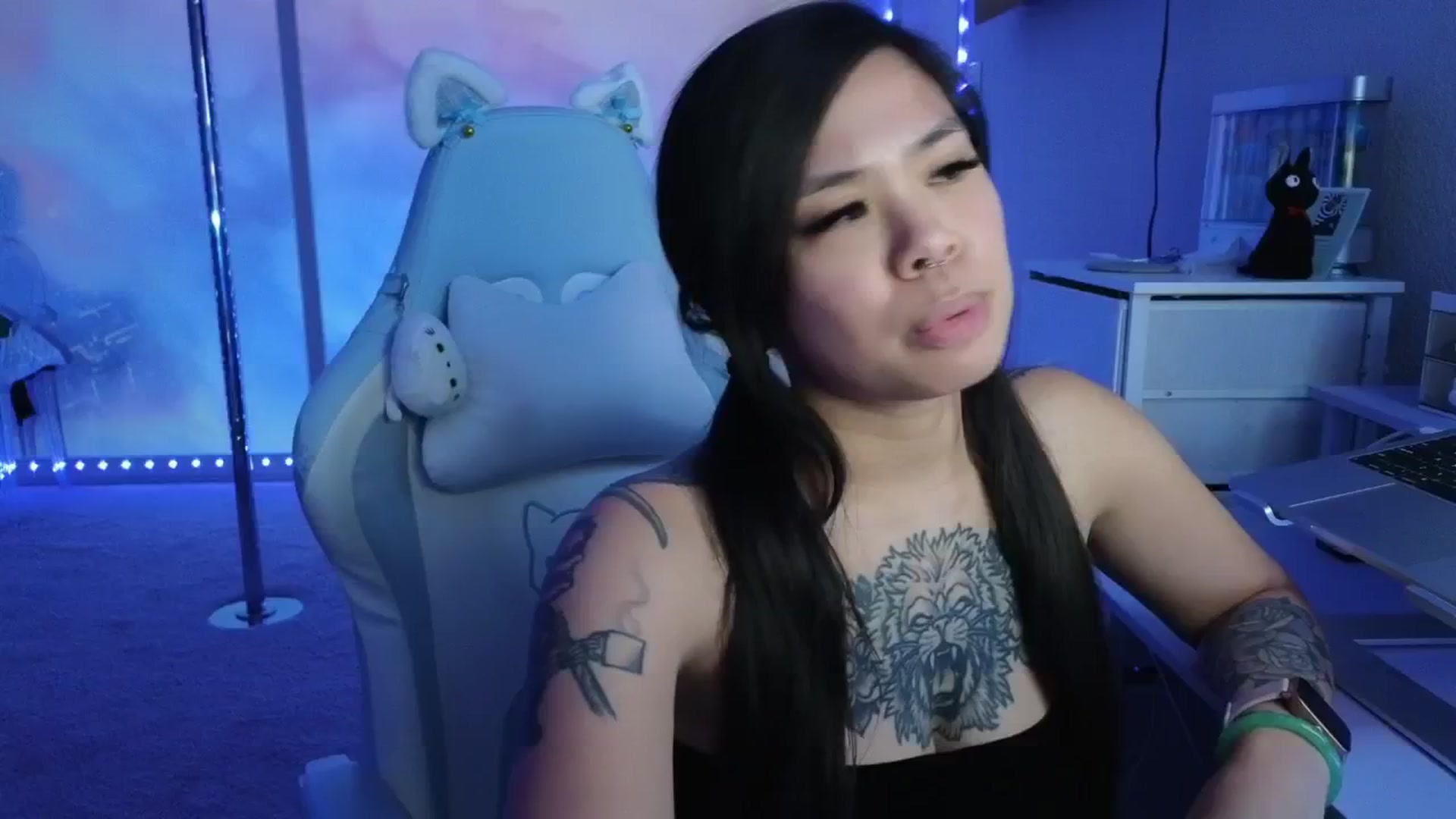Gallery image thumbnail from dolllface's myfreecams stream on, 03/23/2026, 05:02 image 6 of 20