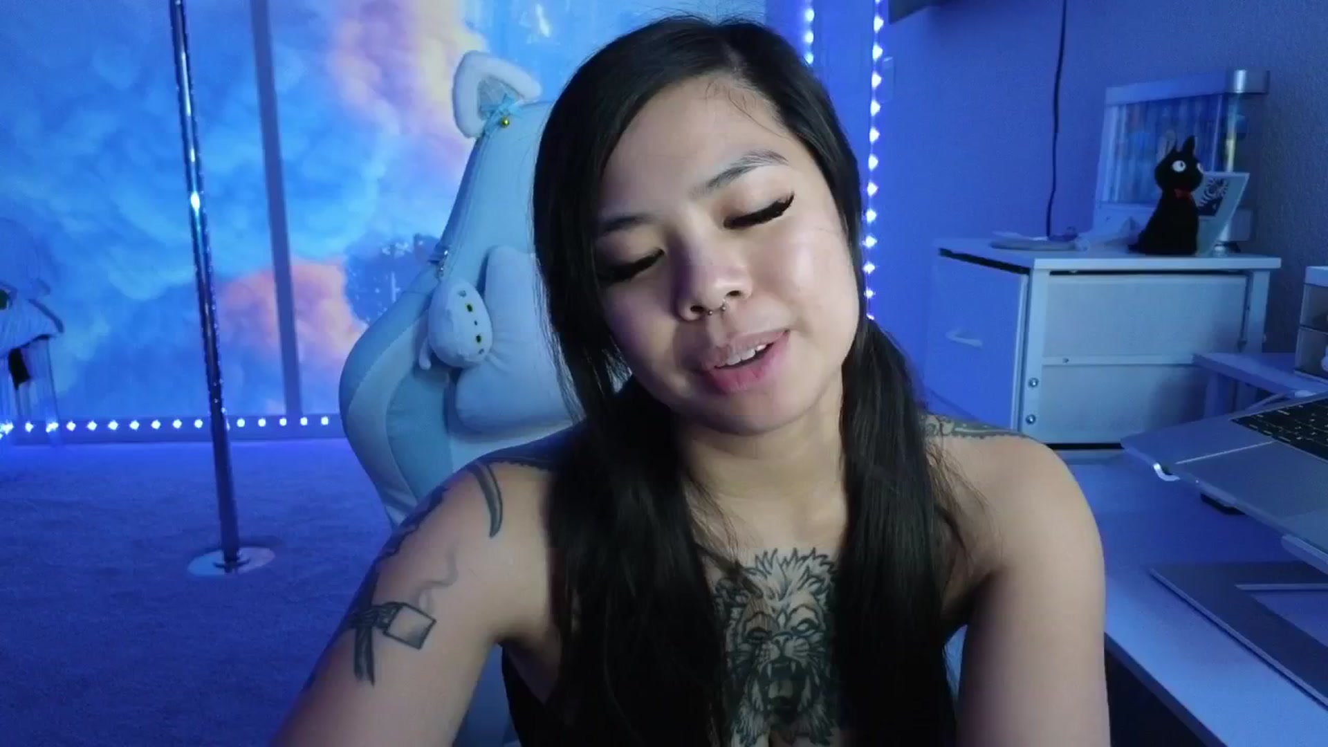 Gallery image thumbnail from dolllface's myfreecams stream on, 03/23/2026, 05:02 image 3 of 20