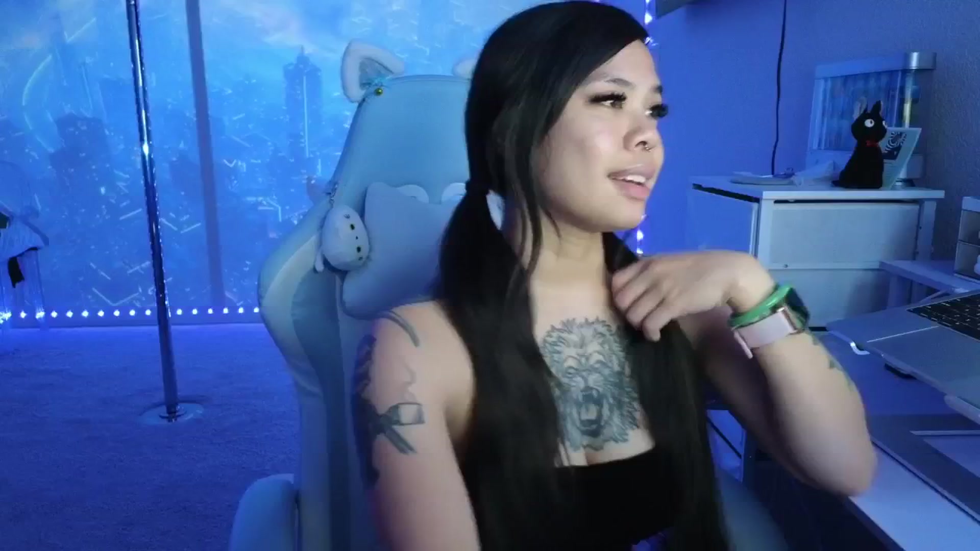 Gallery image thumbnail from dolllface's myfreecams stream on, 03/23/2026, 05:02 image 1 of 20