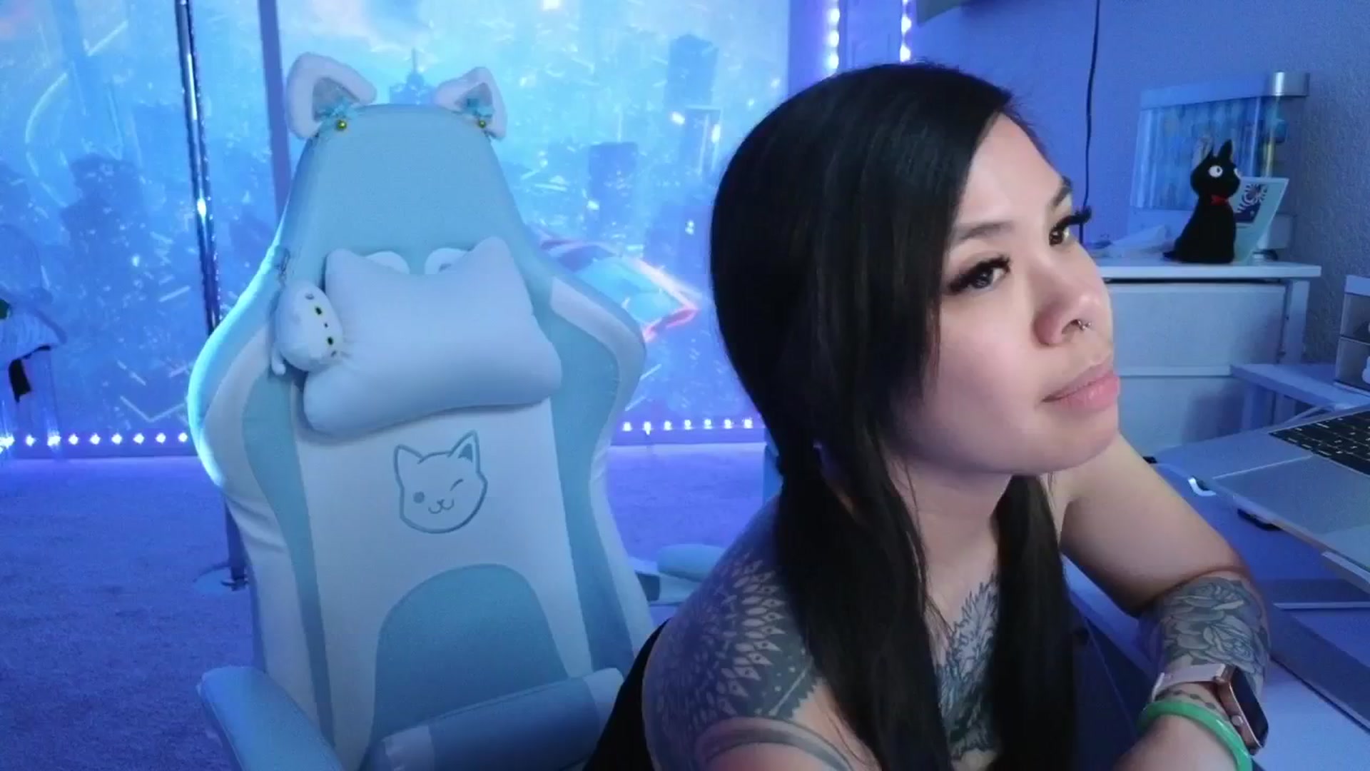 Gallery image thumbnail from dolllface's myfreecams stream on, 03/23/2026, 05:02 image 12 of 20