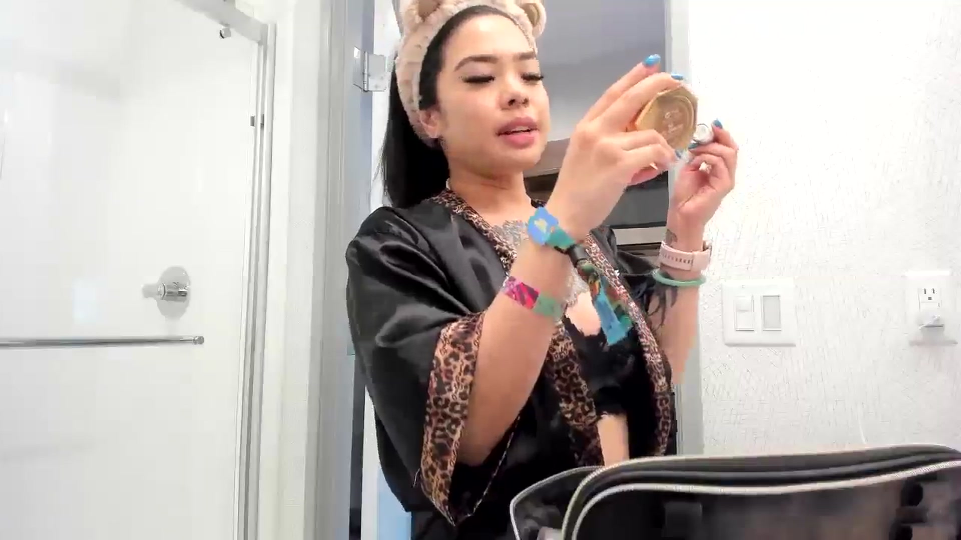 Gallery image thumbnail from dolllface's myfreecams stream on, 03/28/2026, 22:06 image 4 of 20