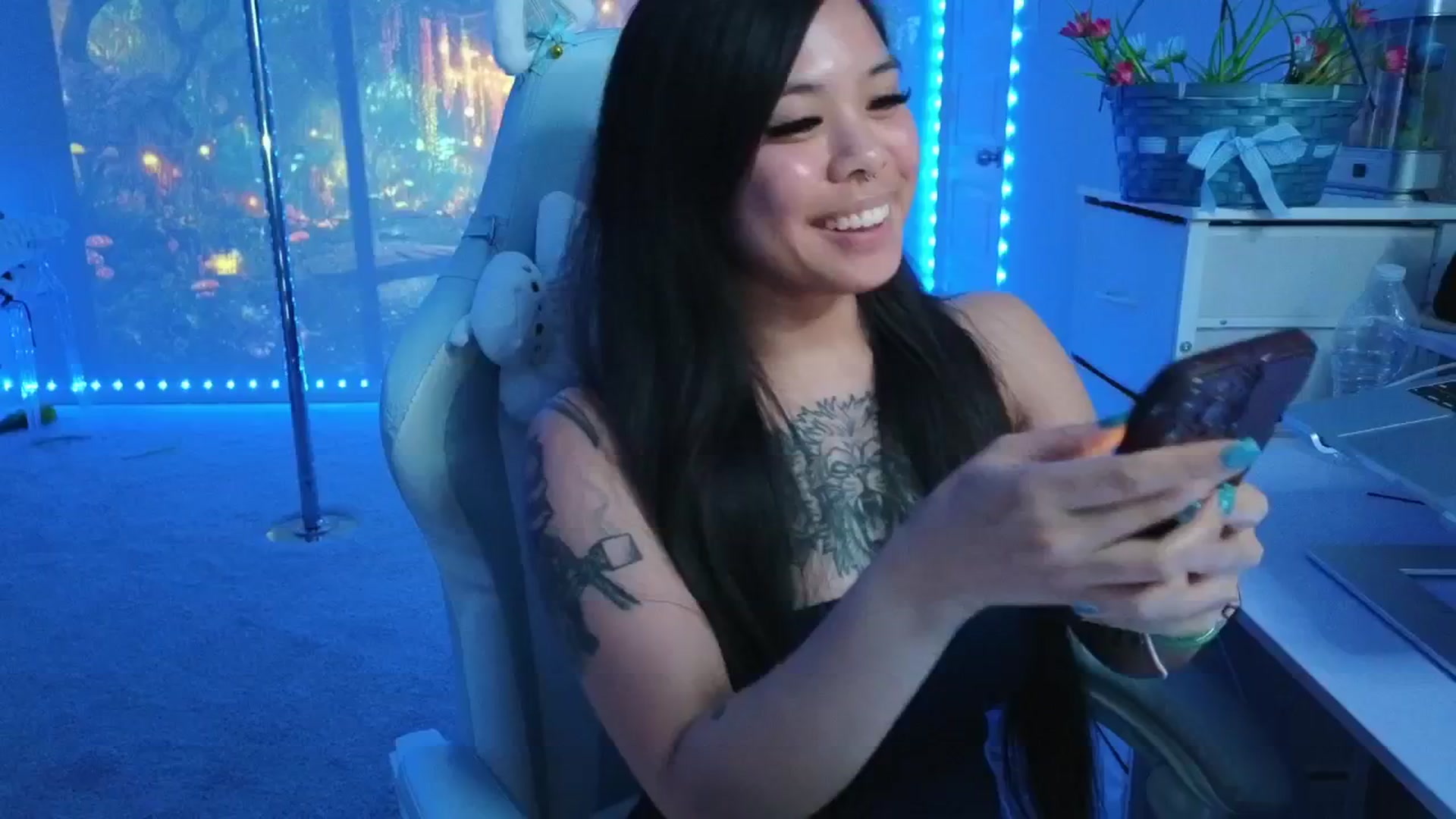 Gallery image thumbnail from dolllface's myfreecams stream on, 04/02/2026, 06:59 image 13 of 20