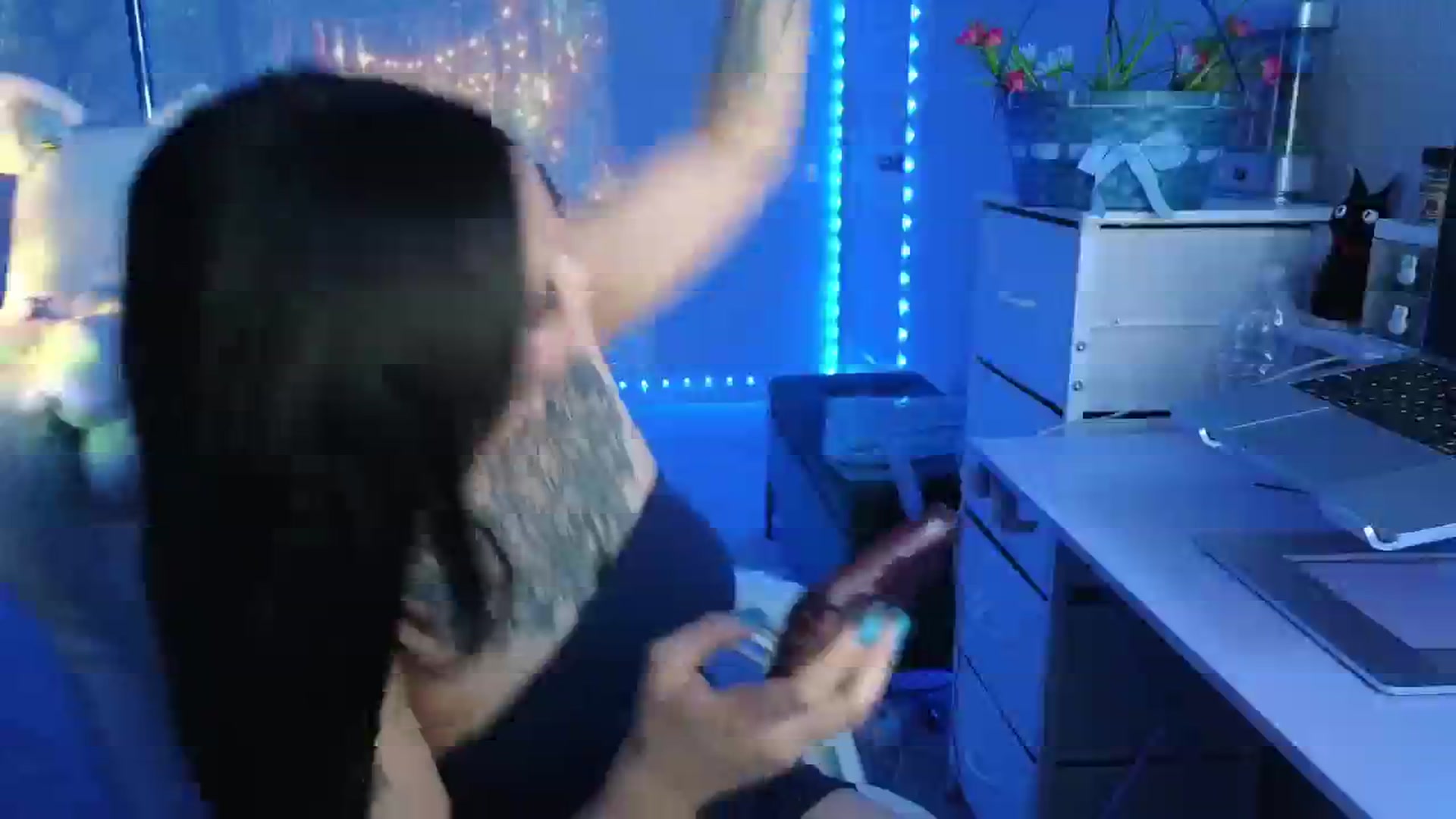 Gallery image thumbnail from dolllface's myfreecams stream on, 04/02/2026, 08:15 image 13 of 20