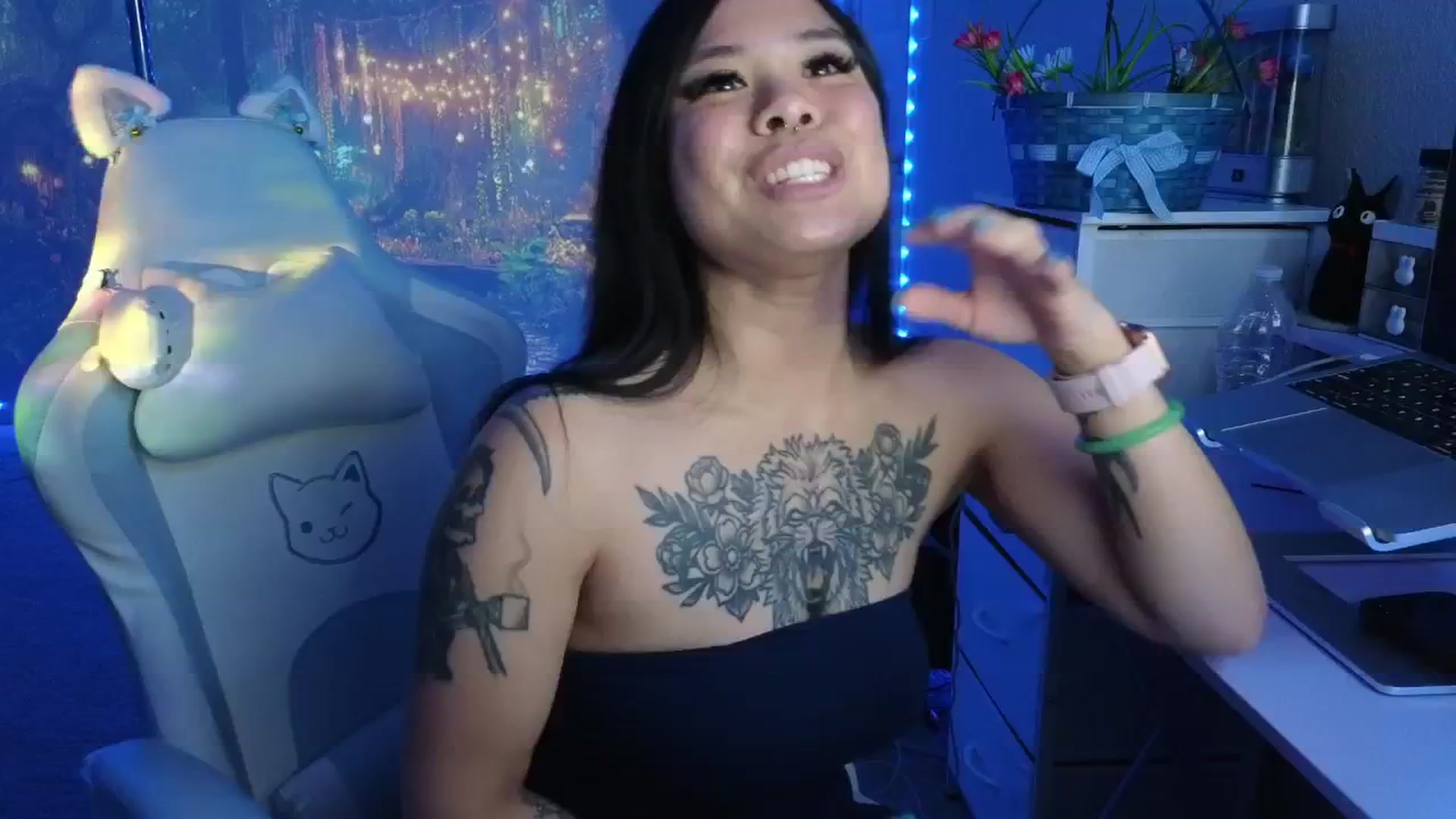 Gallery image thumbnail from dolllface's myfreecams stream on, 04/02/2026, 08:15 image 1 of 20