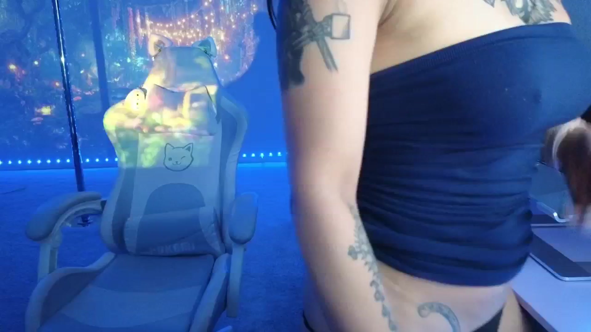 Gallery image thumbnail from dolllface's myfreecams stream on, 04/02/2026, 09:02 image 16 of 20