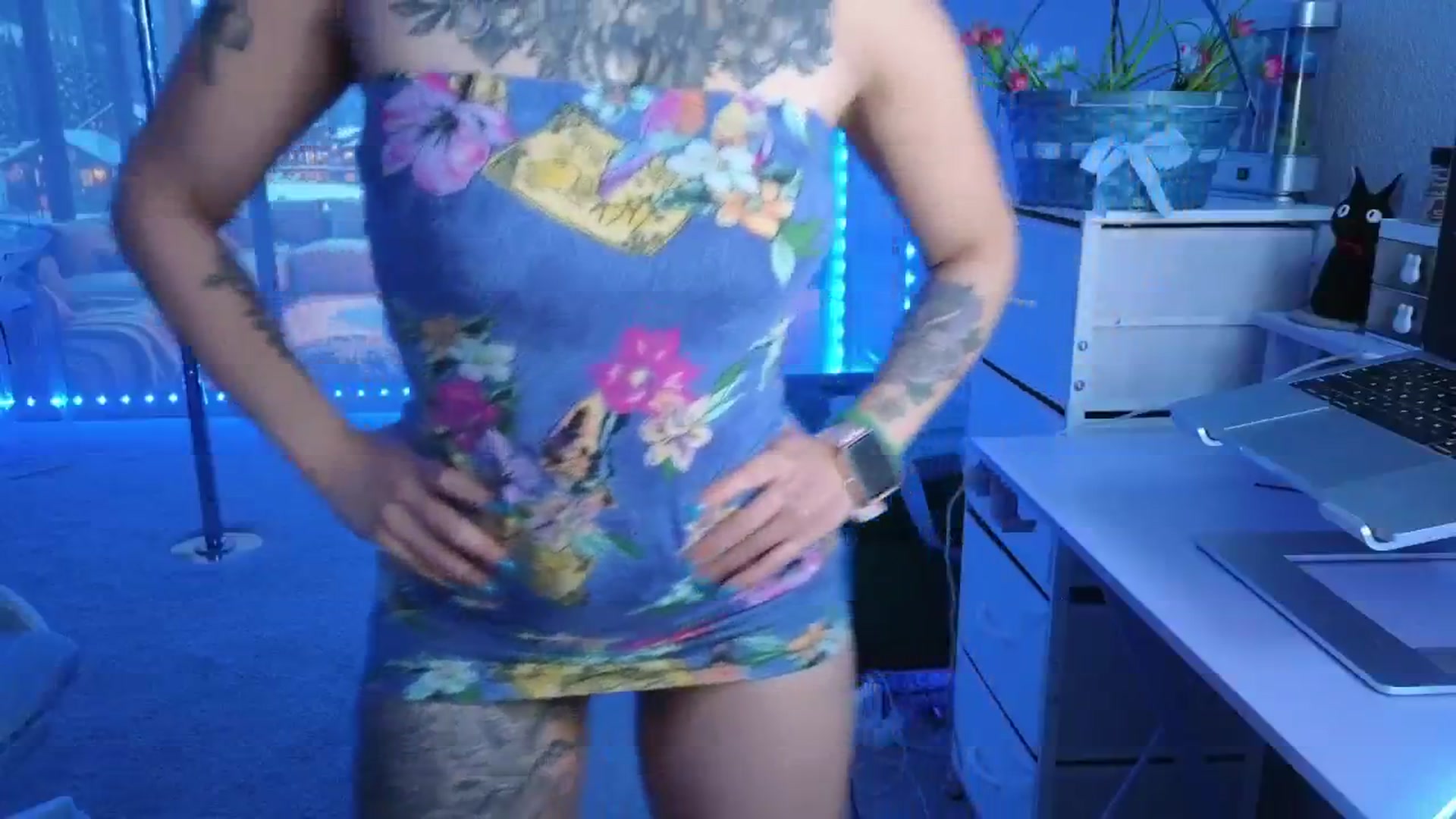 Gallery image thumbnail from dolllface's myfreecams stream on, 04/03/2026, 07:22 image 18 of 20