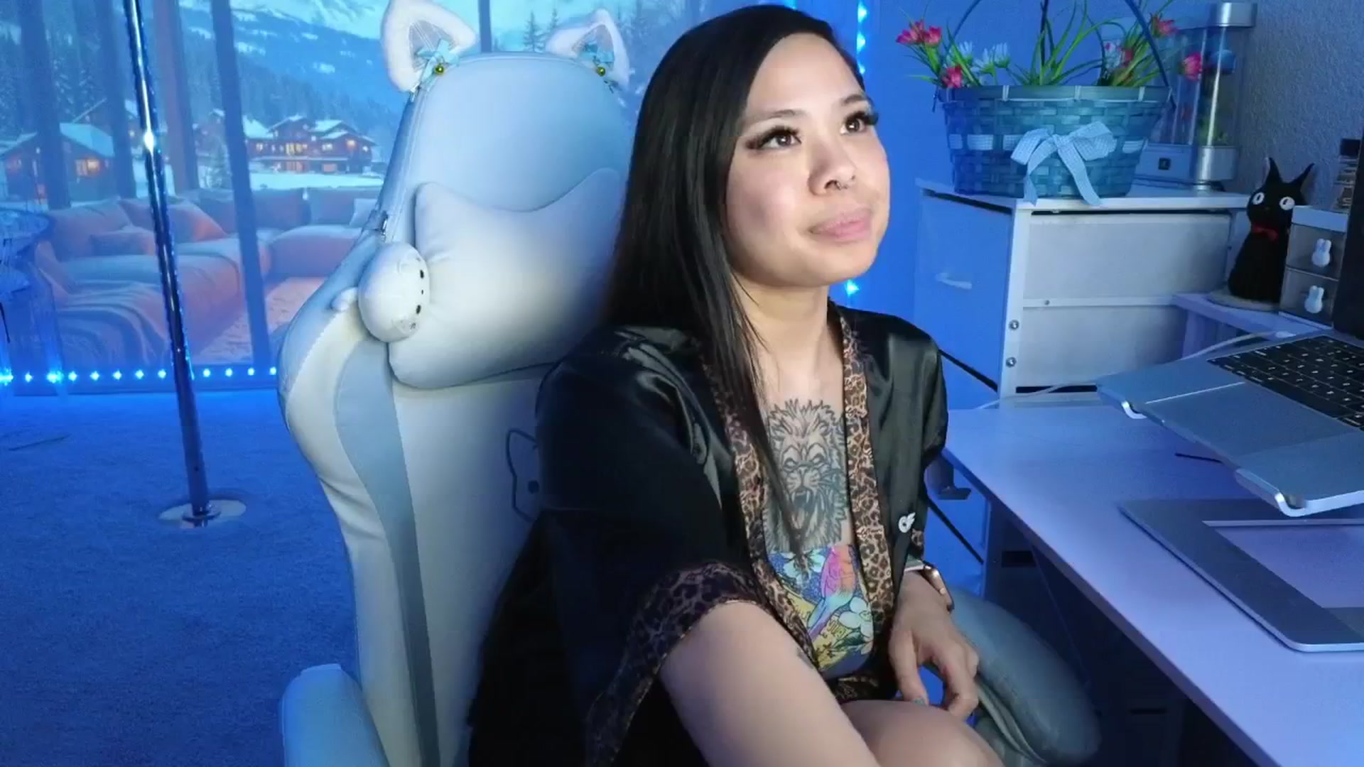 Gallery image thumbnail from dolllface's myfreecams stream on, 04/03/2026, 07:22 image 13 of 20