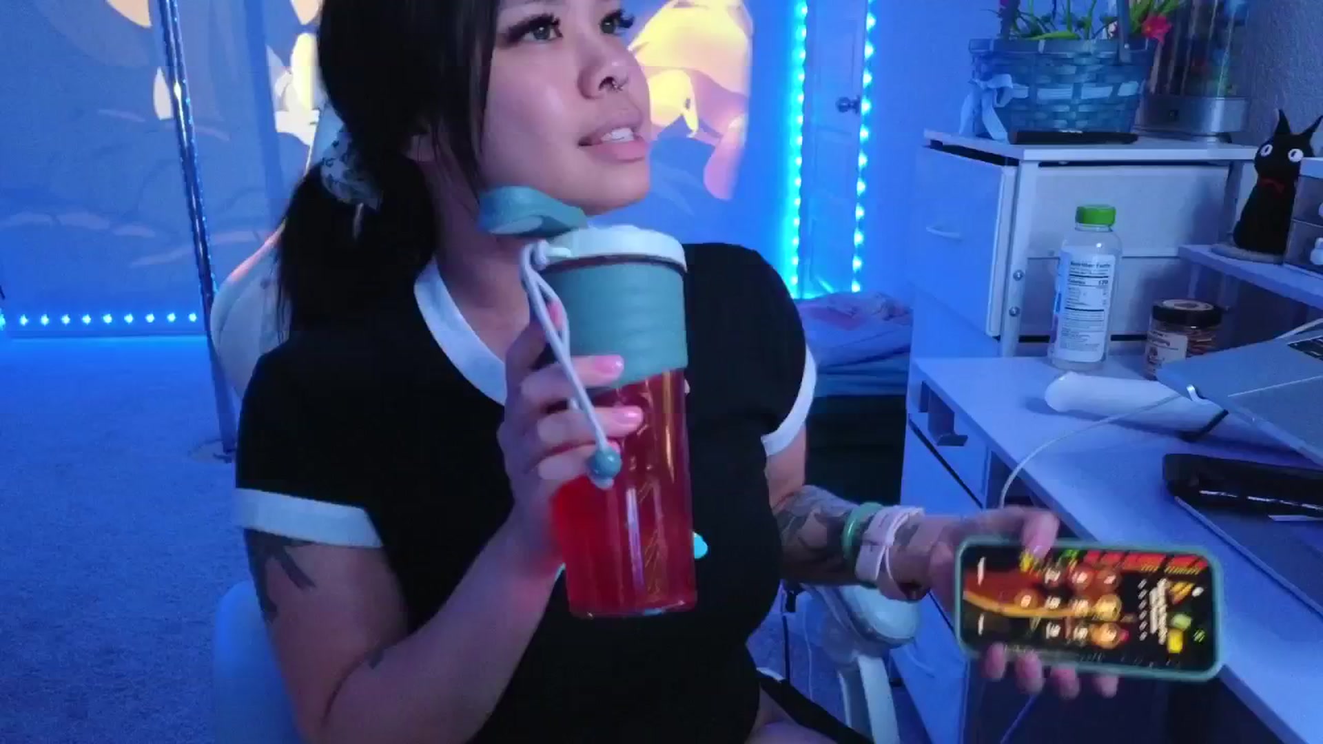Gallery image thumbnail from dolllface's myfreecams stream on, 04/09/2026, 09:50 image 2 of 20