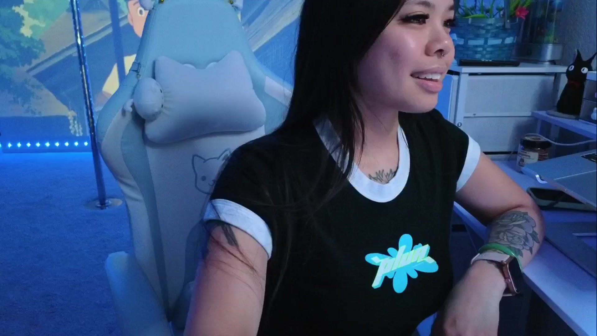 Gallery image thumbnail from dolllface's myfreecams stream on, 04/09/2026, 09:50 image 8 of 20