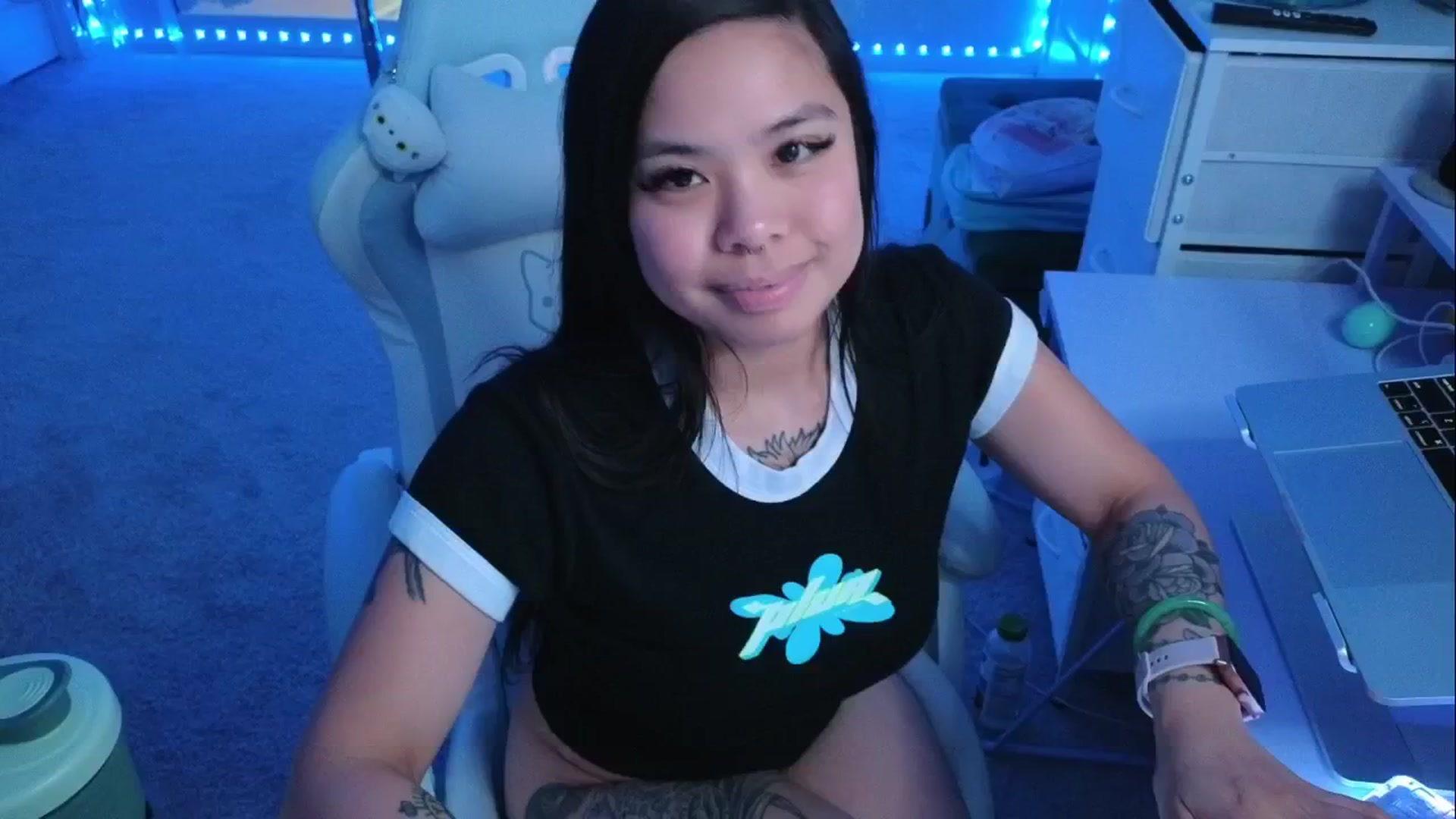 Gallery image thumbnail from dolllface's myfreecams stream on, 04/09/2026, 11:12 image 20 of 20