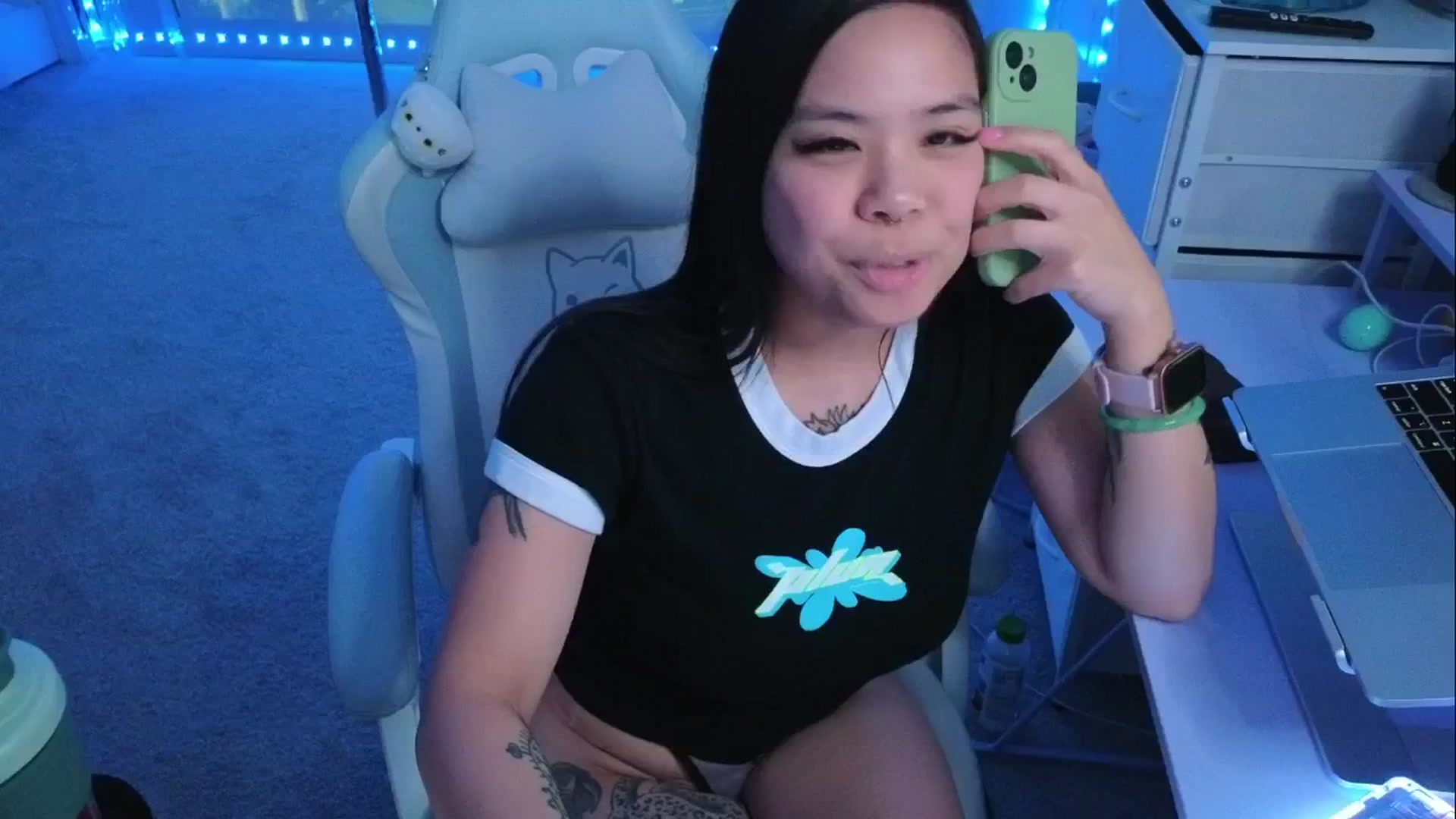 Gallery image thumbnail from dolllface's myfreecams stream on, 04/09/2026, 11:12 image 16 of 20