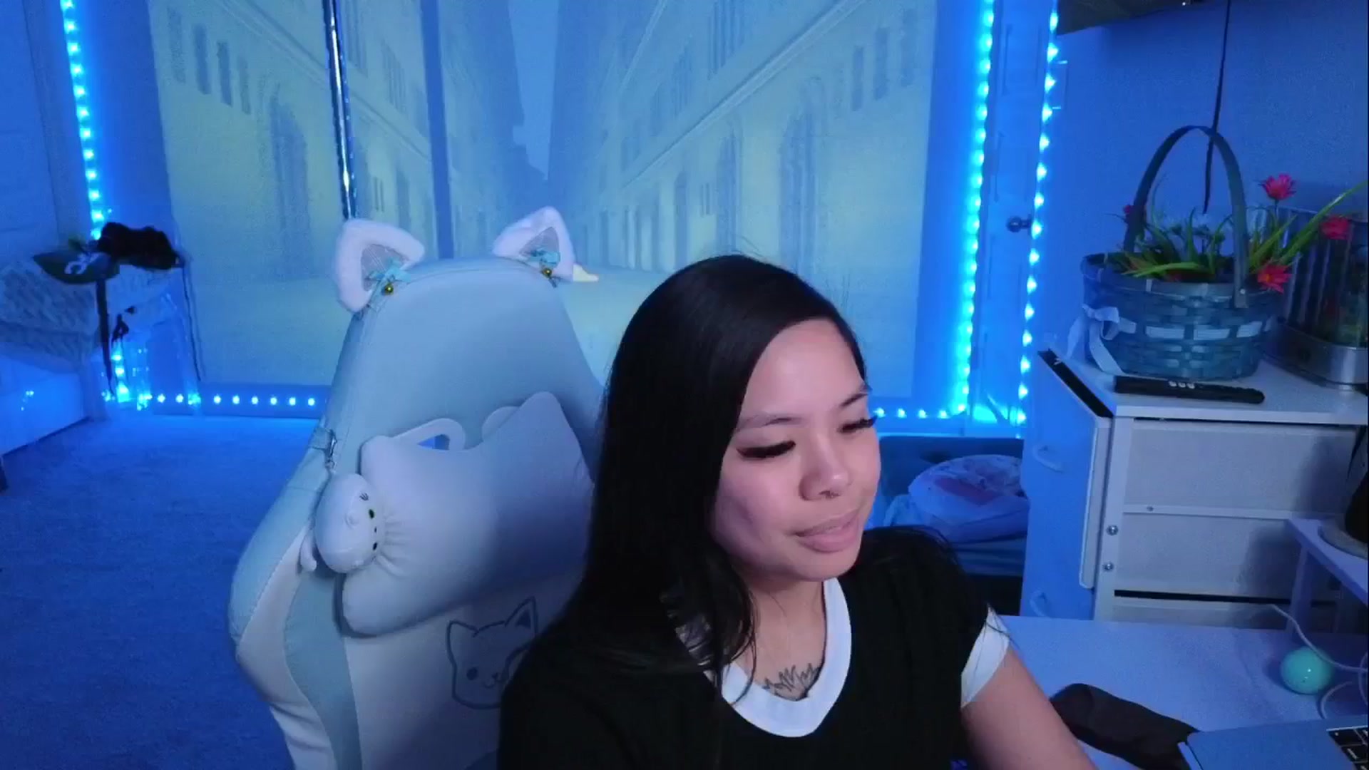 Gallery image thumbnail from dolllface's myfreecams stream on, 04/09/2026, 11:12 image 5 of 20