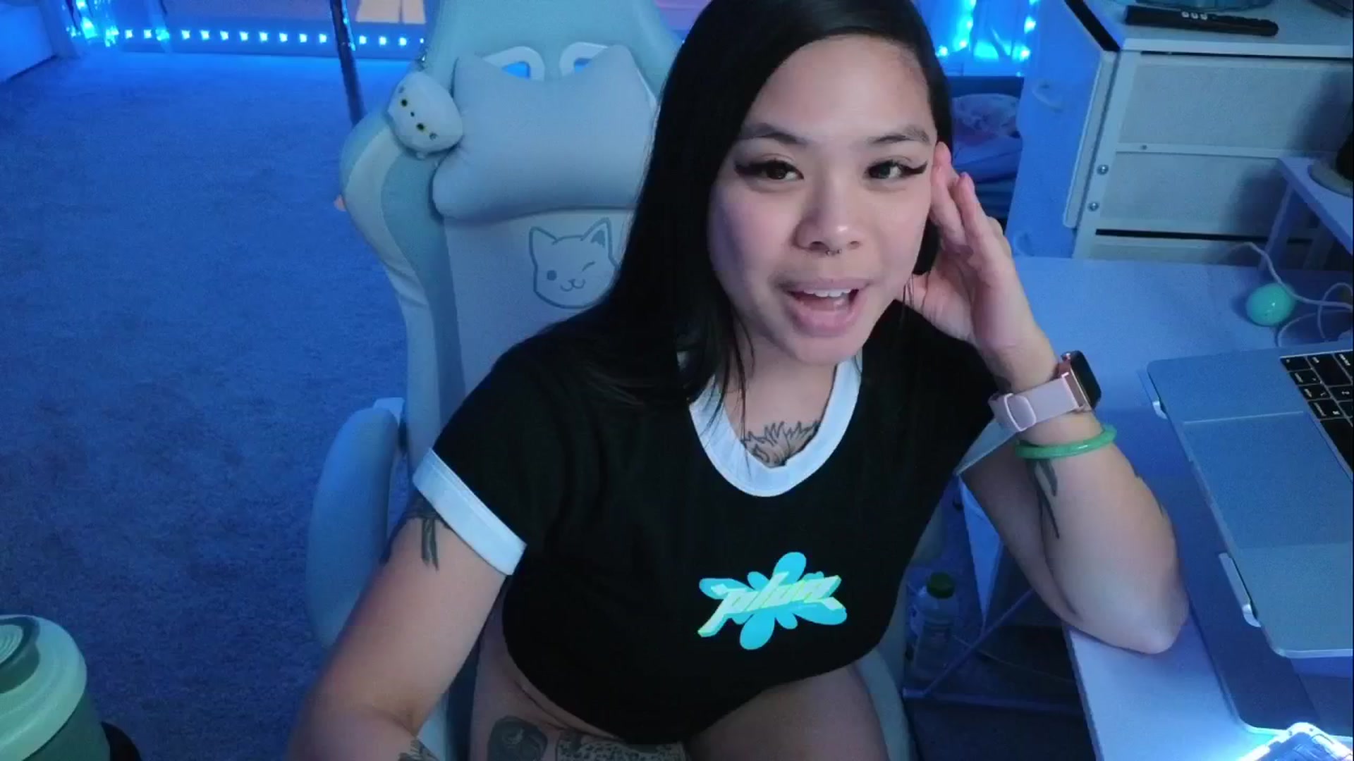 Gallery image thumbnail from dolllface's myfreecams stream on, 04/09/2026, 11:12 image 19 of 20