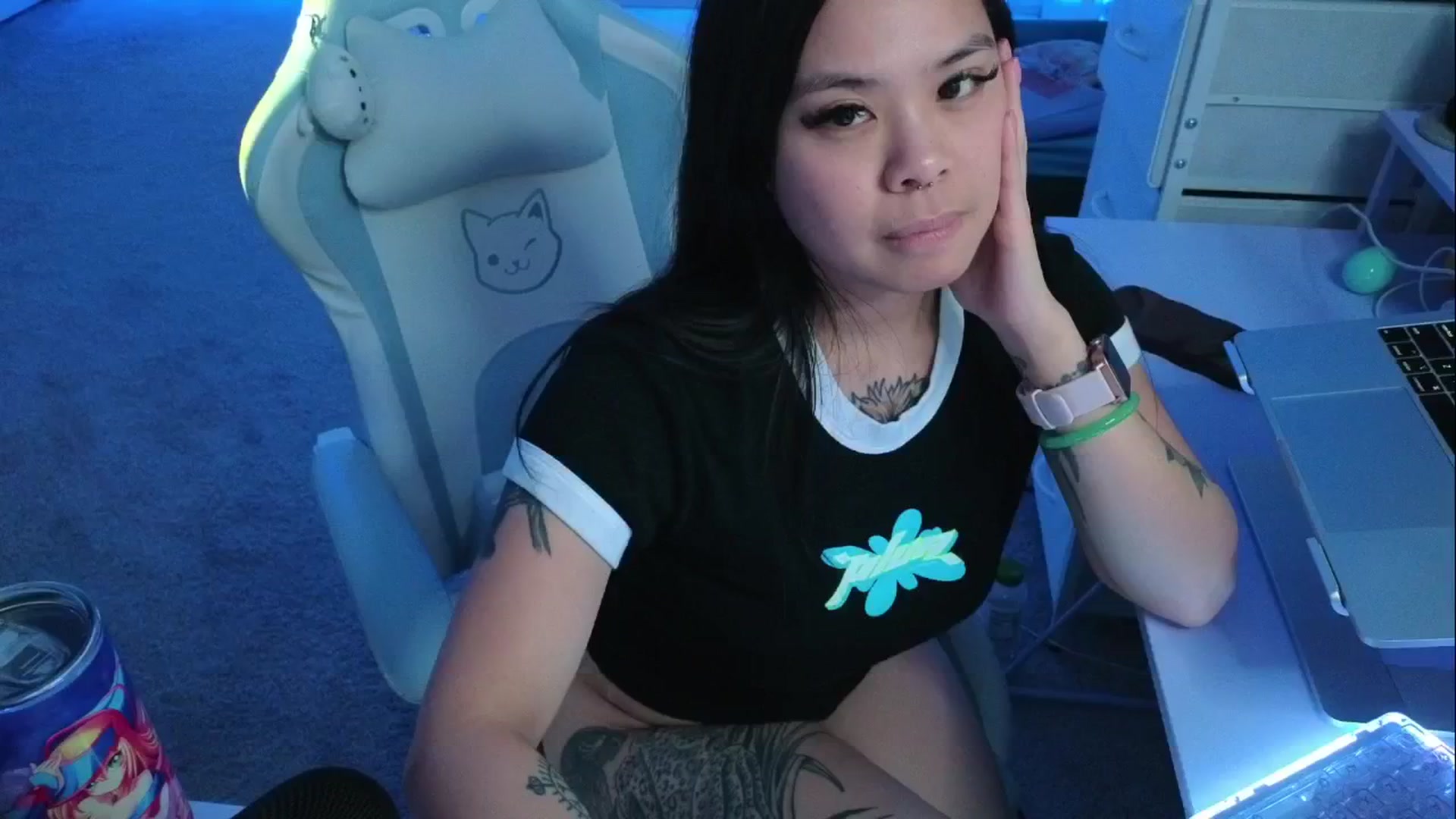 Gallery image thumbnail from dolllface's myfreecams stream on, 04/09/2026, 11:12 image 2 of 20