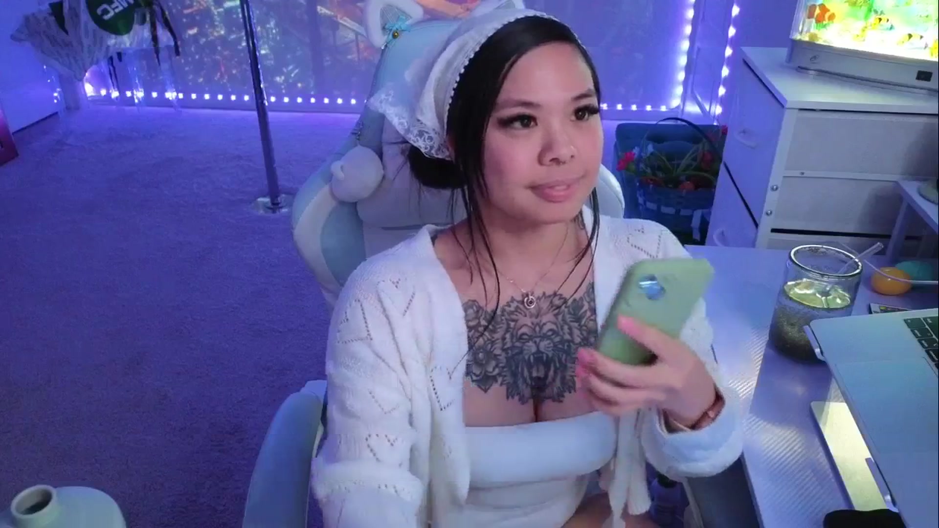 Gallery image thumbnail from dolllface's myfreecams stream on, 04/11/2026, 11:01 image 14 of 20