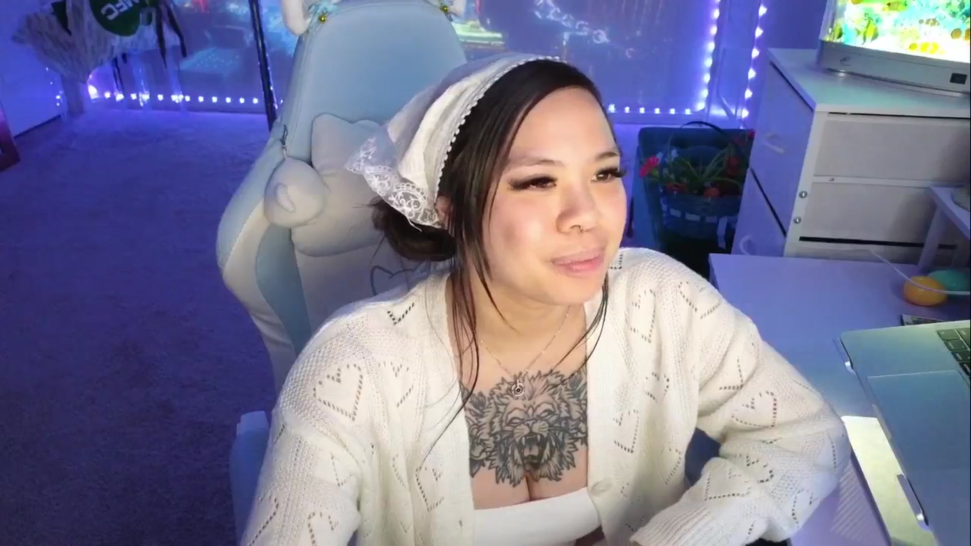 Gallery image thumbnail from dolllface's myfreecams stream on, 04/11/2026, 11:01 image 5 of 20