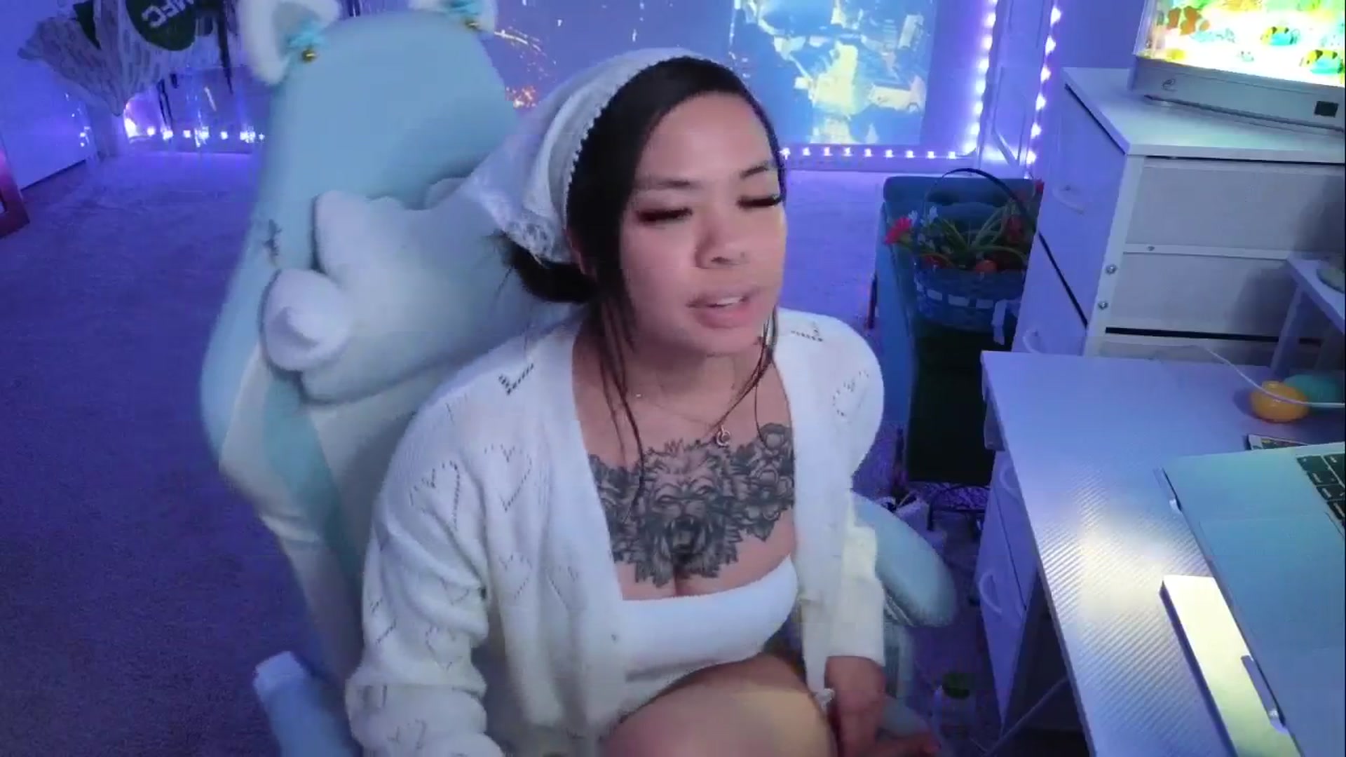 Gallery image thumbnail from dolllface's myfreecams stream on, 04/11/2026, 11:01 image 6 of 20