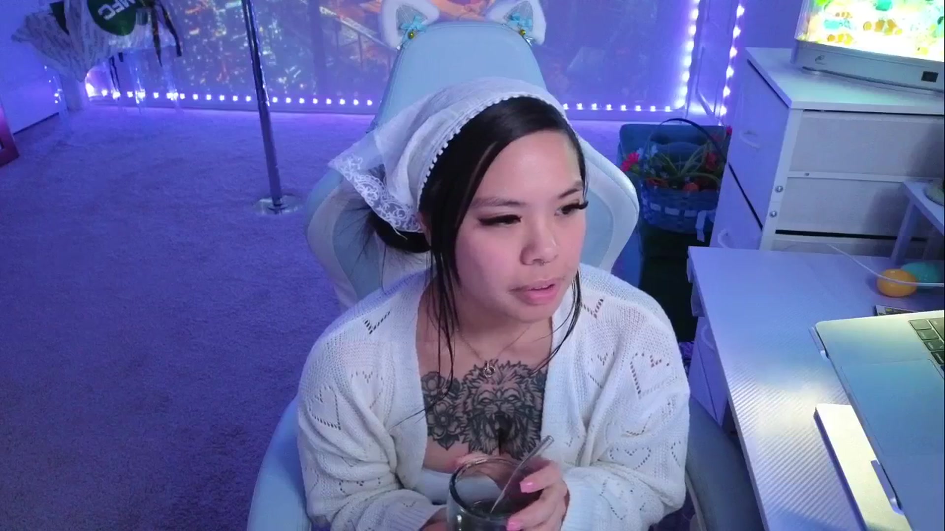 Gallery image thumbnail from dolllface's myfreecams stream on, 04/11/2026, 11:01 image 18 of 20