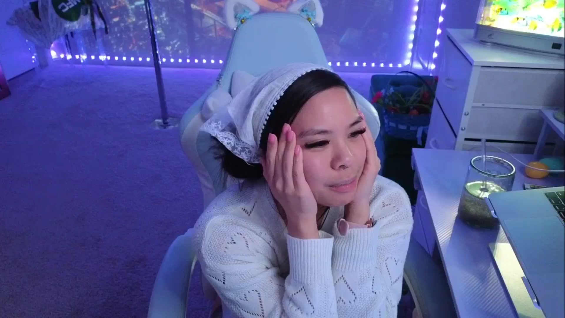 Gallery image thumbnail from dolllface's myfreecams stream on, 04/11/2026, 11:01 image 19 of 20